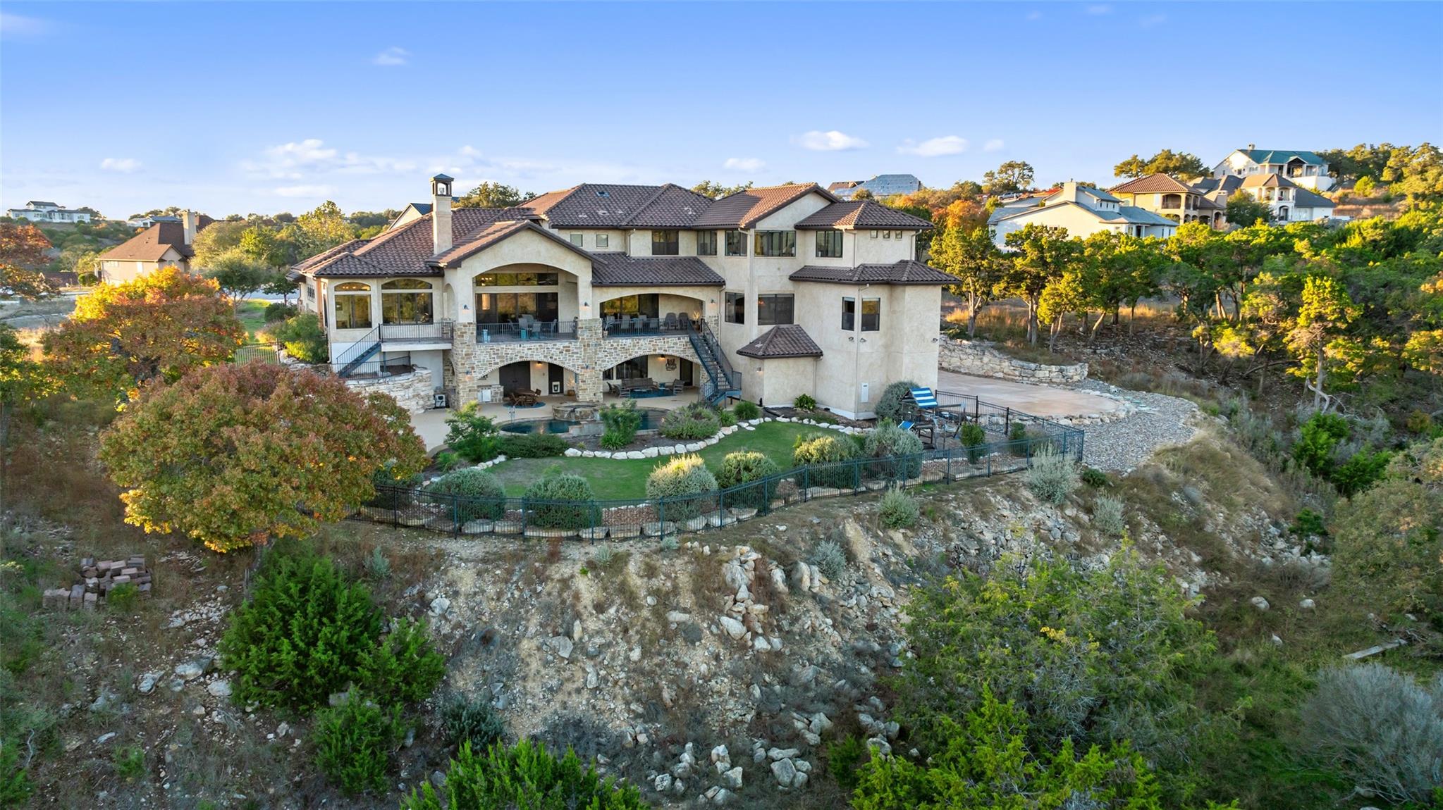 Image 3 of 40 For 1039 Bluewater Pl