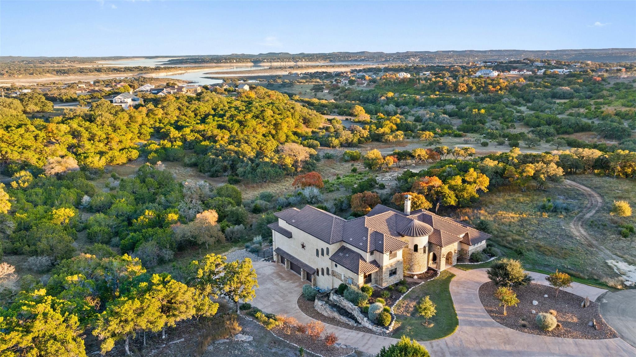 Image 4 of 40 For 1039 Bluewater Pl