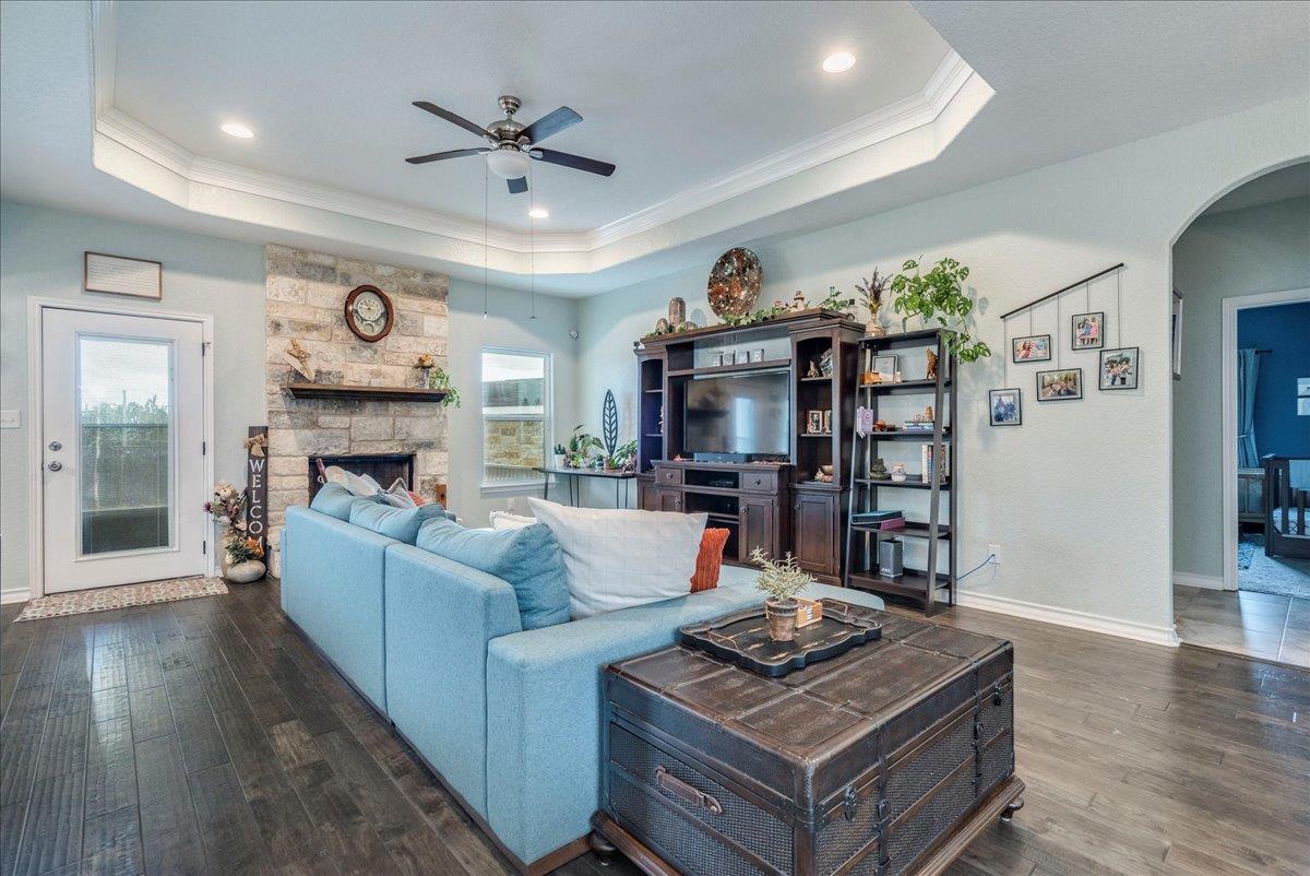 Image 11 of 40 For 1033 Castleway Rd