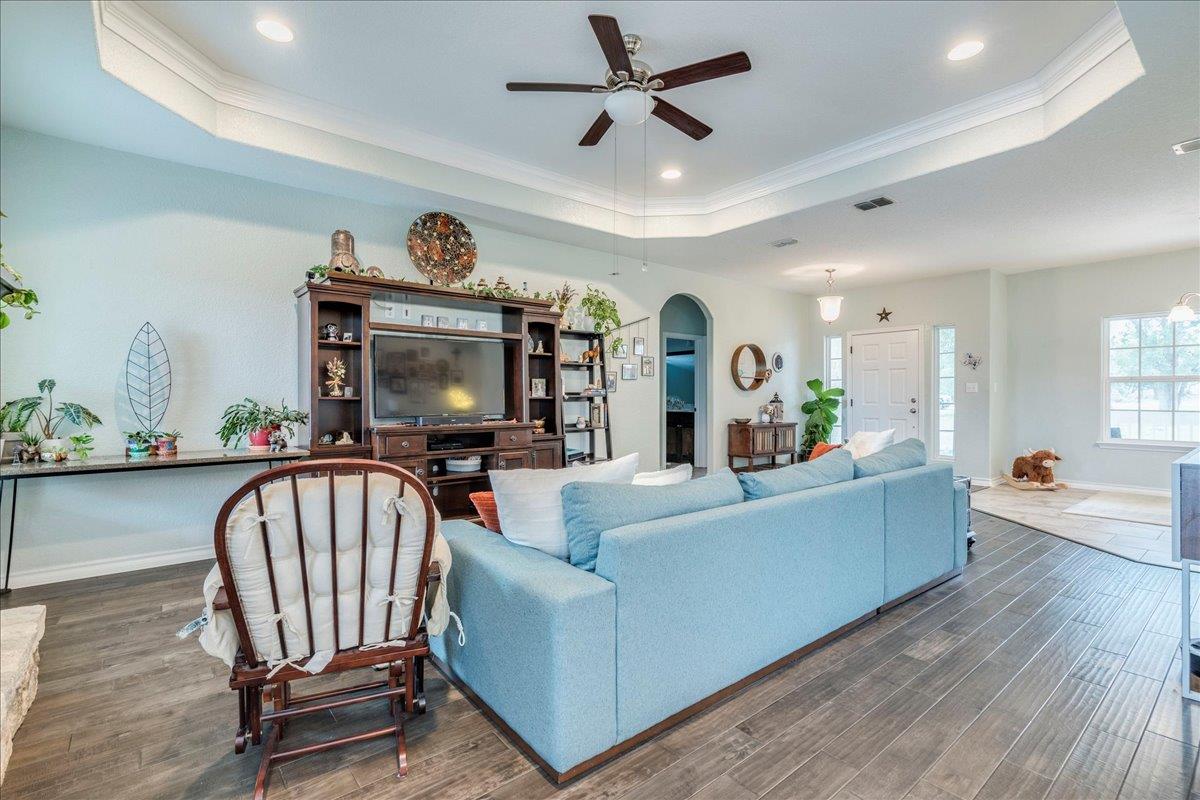 Image 12 of 40 For 1033 Castleway Rd