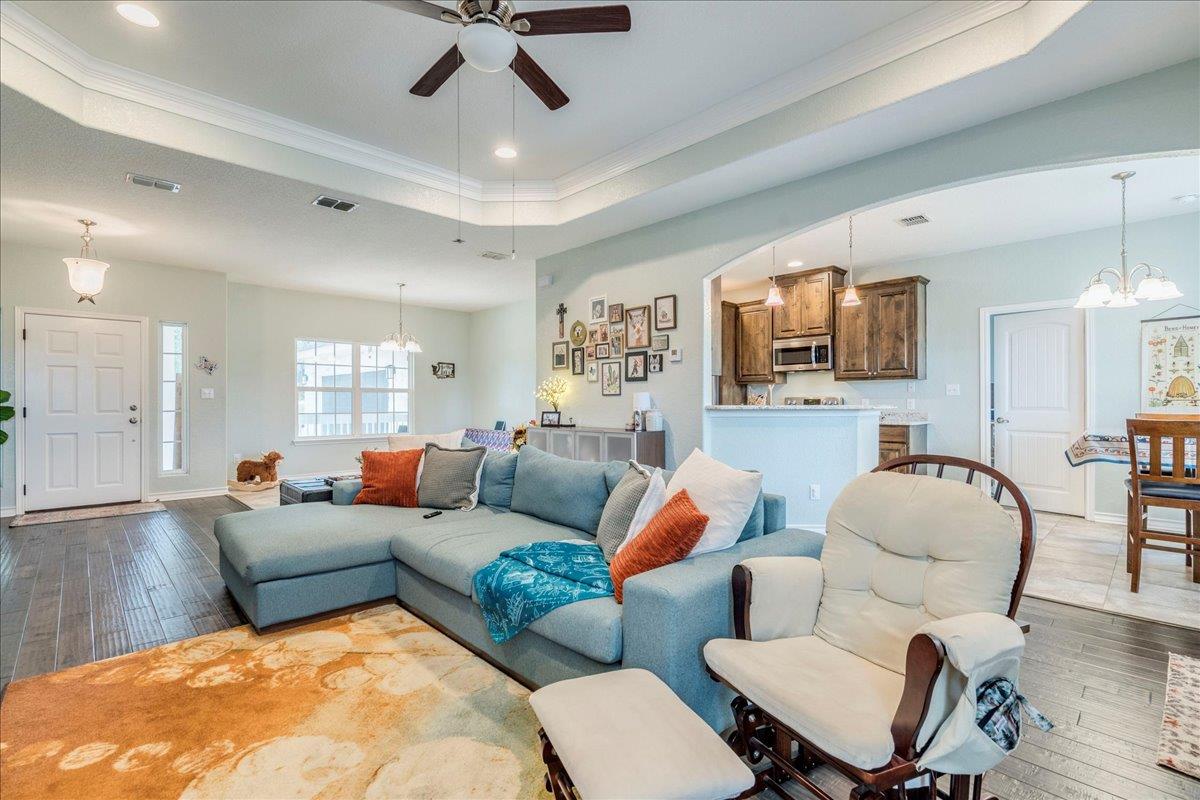 Image 13 of 40 For 1033 Castleway Rd