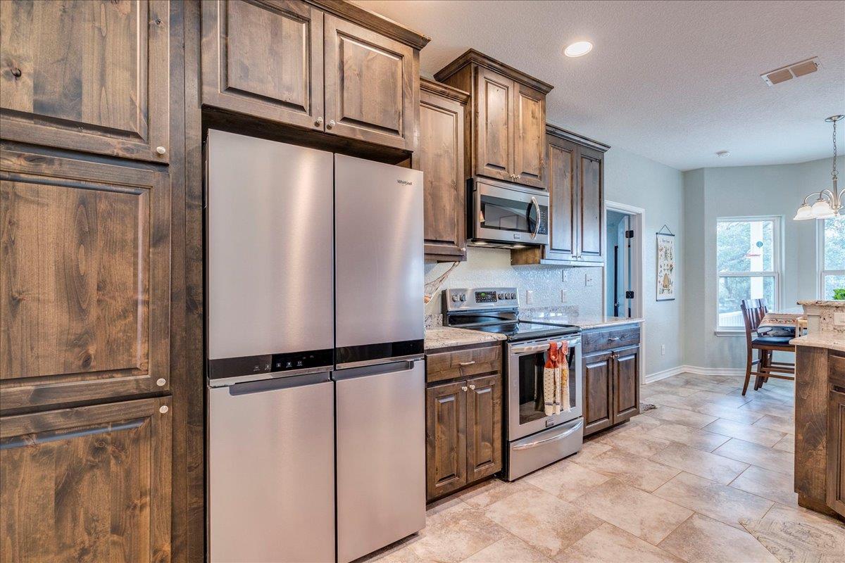 Image 17 of 40 For 1033 Castleway Rd