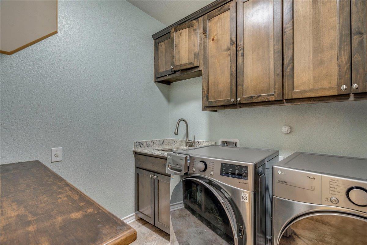 Image 31 of 40 For 1033 Castleway Rd