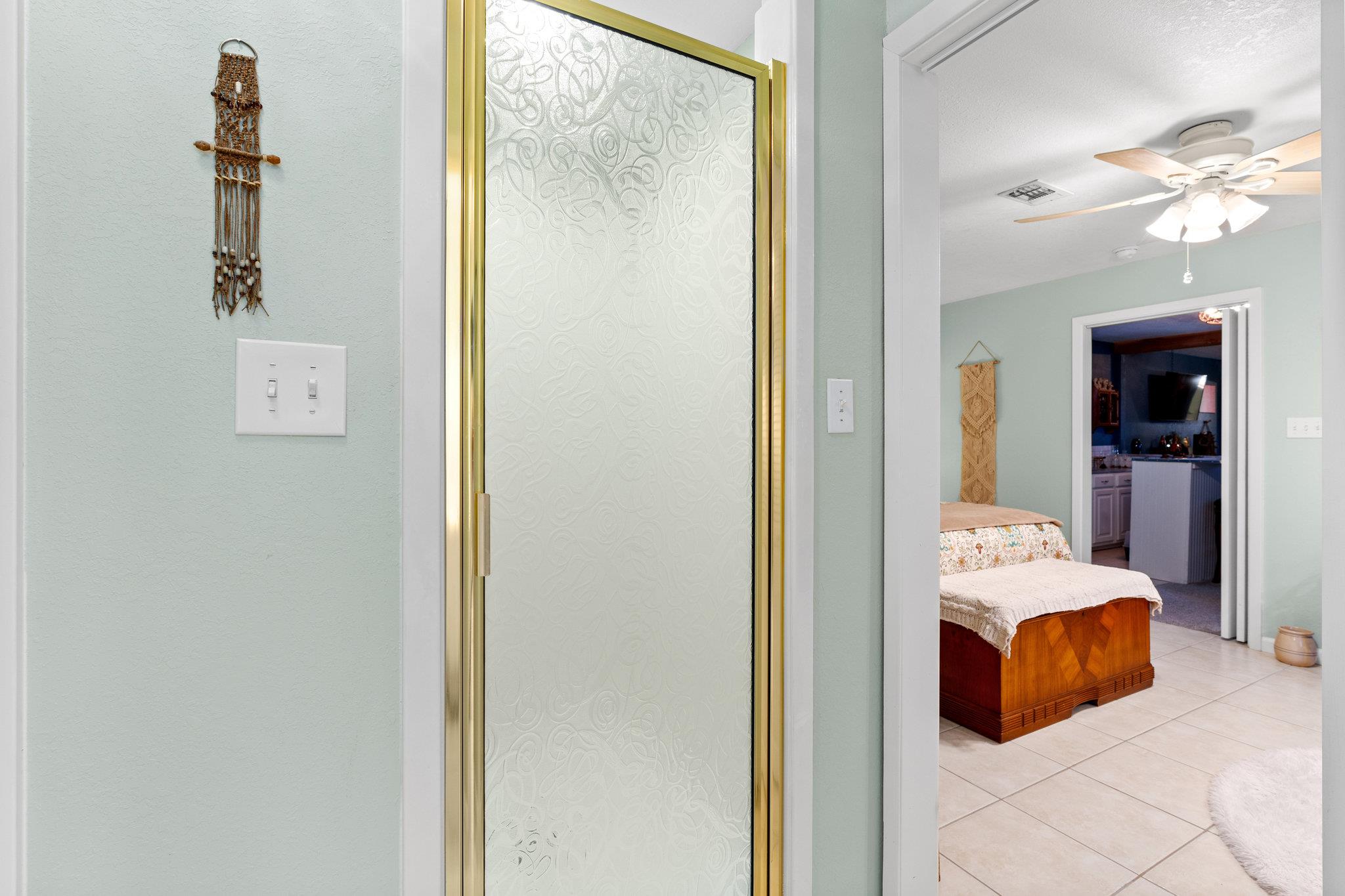 Image 24 of 27 For 652 Tamarack Dr Dr