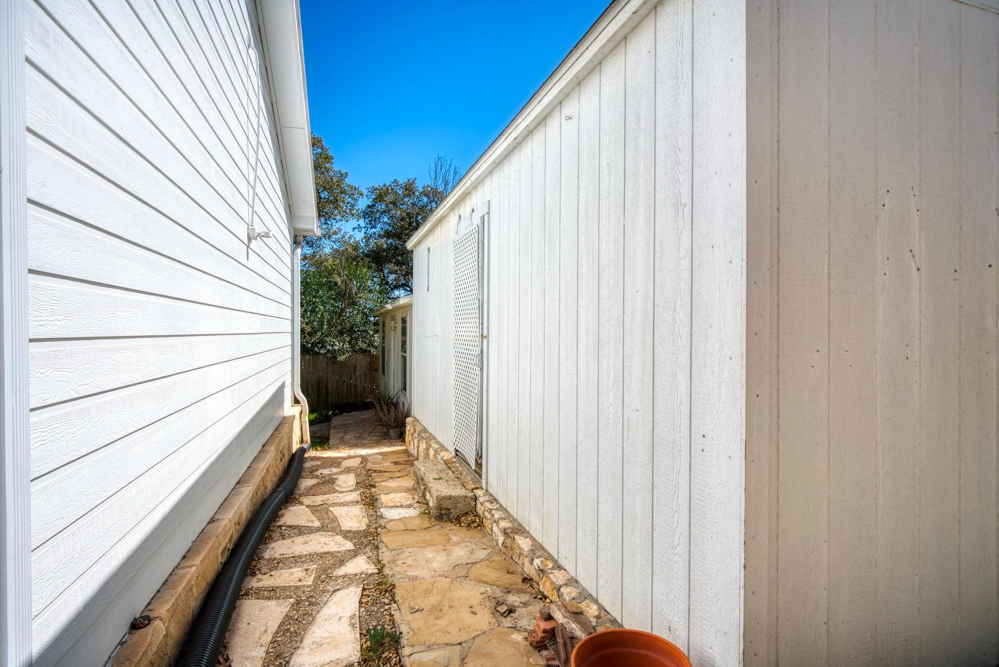 Image 27 of 27 For 652 Tamarack Dr Dr