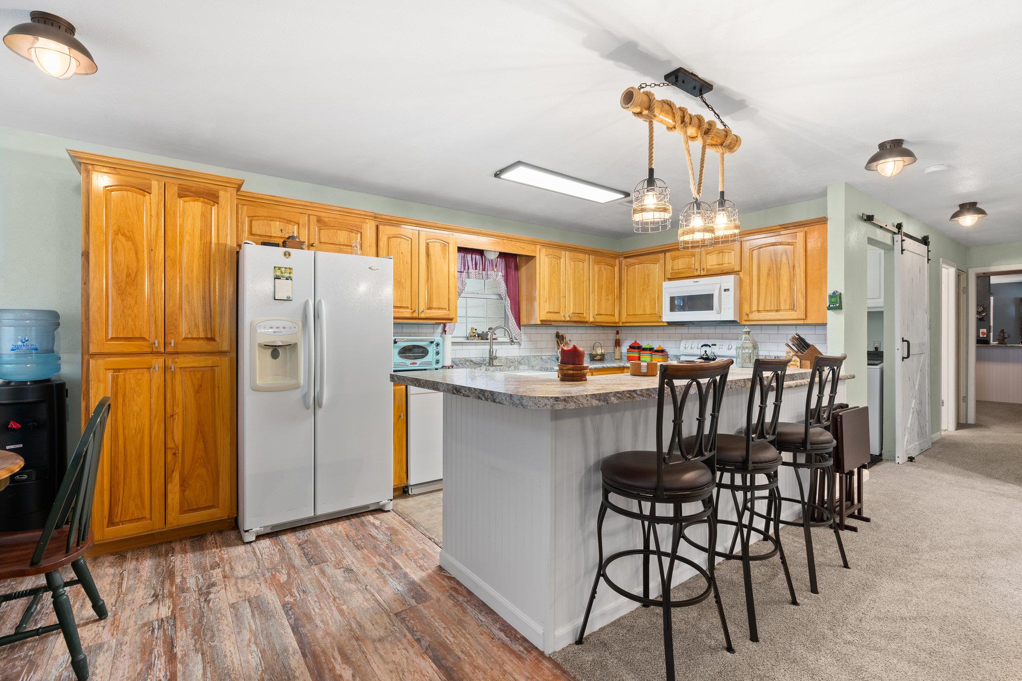 Image 5 of 27 For 652 Tamarack Dr Dr