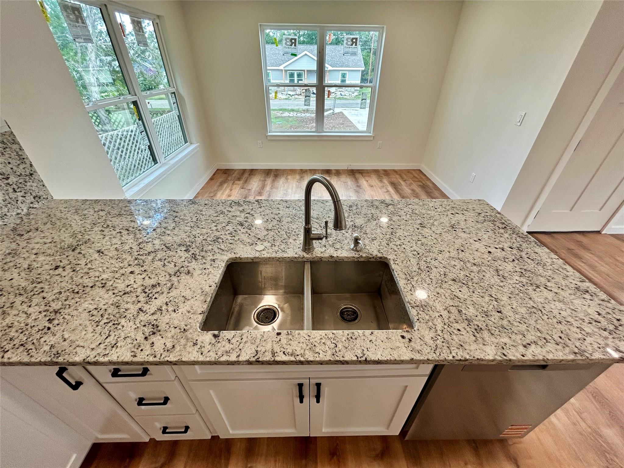 Image 13 of 39 For 1127 Greenhill Dr