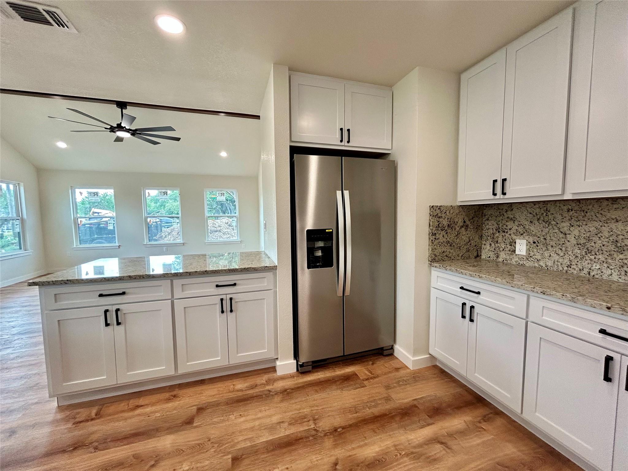 Image 19 of 39 For 1127 Greenhill Dr