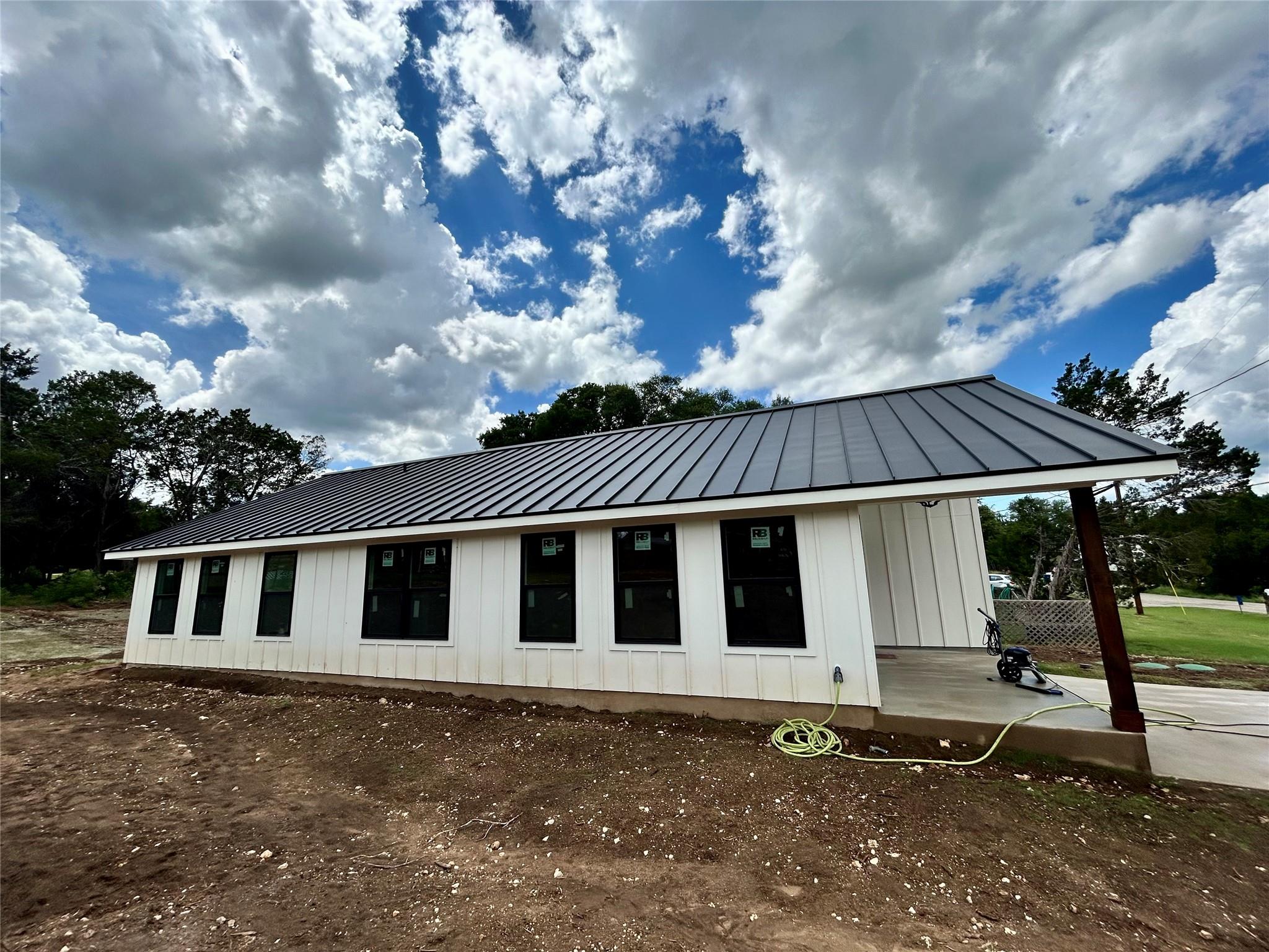 Image 2 of 39 For 1127 Greenhill Dr