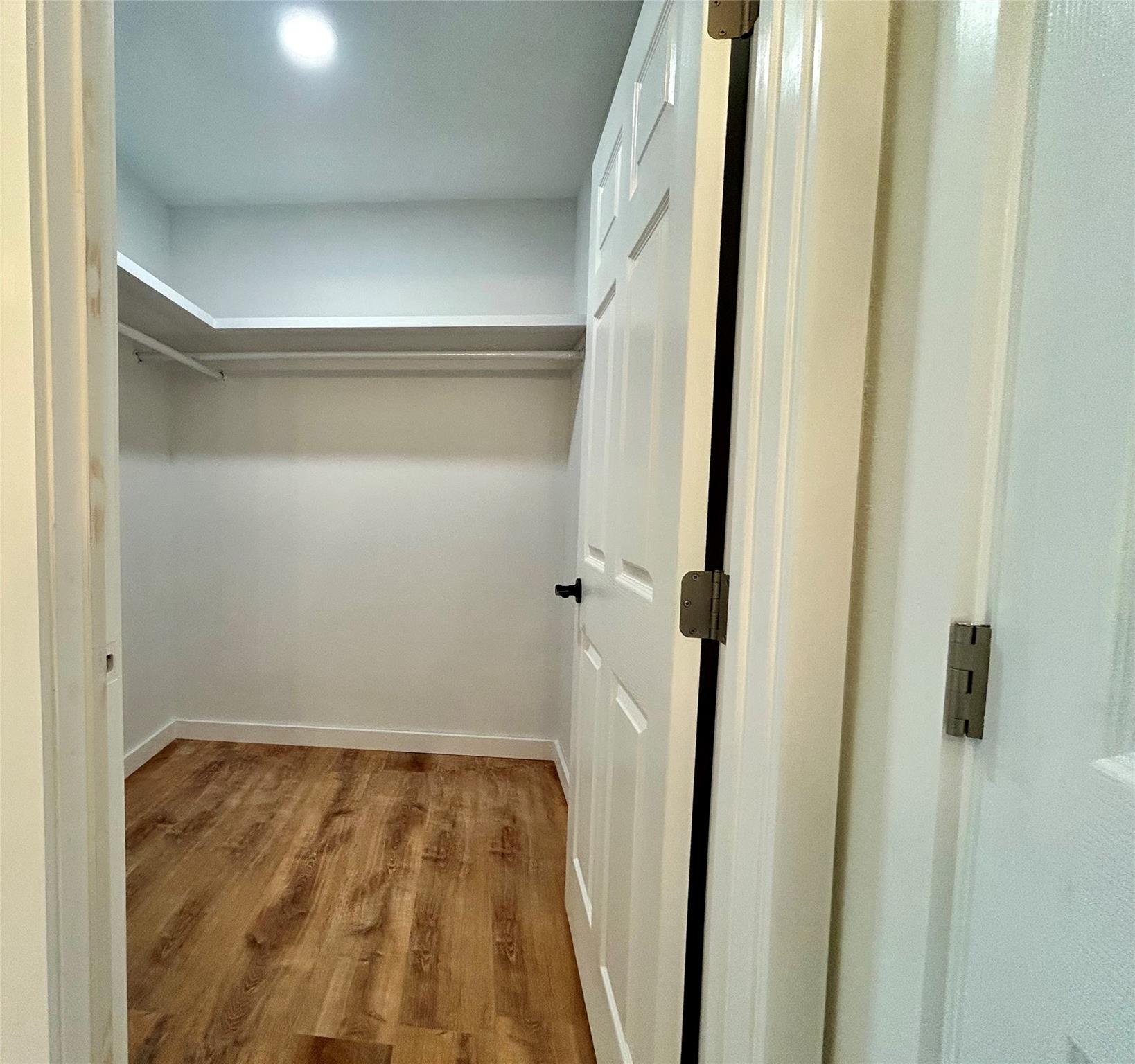 Image 30 of 39 For 1127 Greenhill Dr