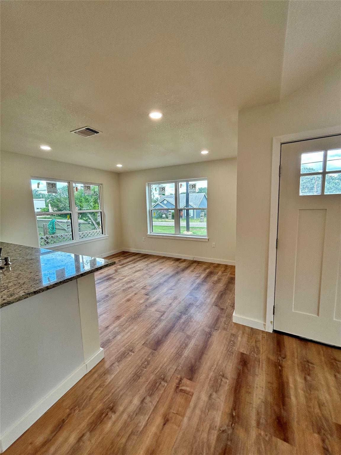 Image 6 of 39 For 1127 Greenhill Dr