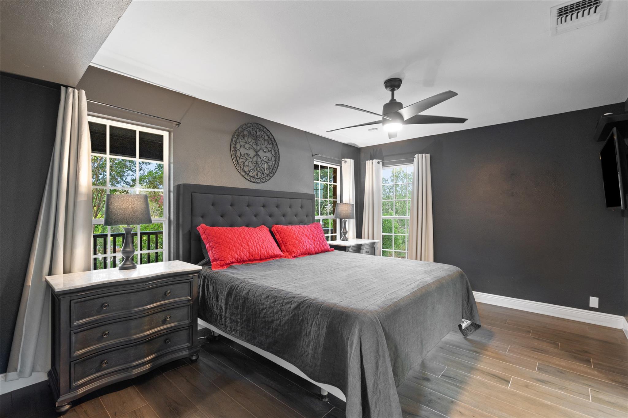 Image 15 of 40 For 388 Survista Ln