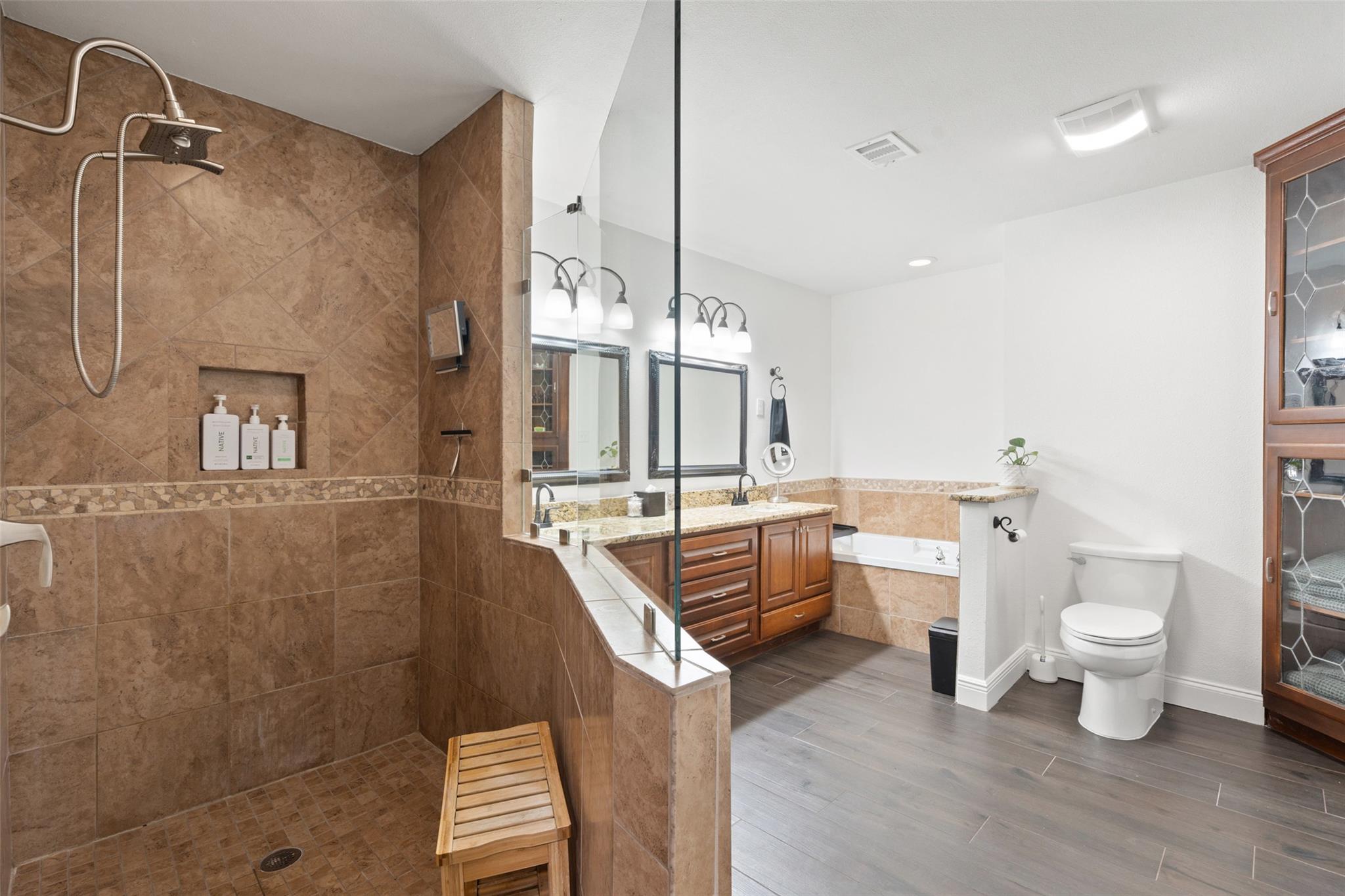 Image 17 of 40 For 388 Survista Ln