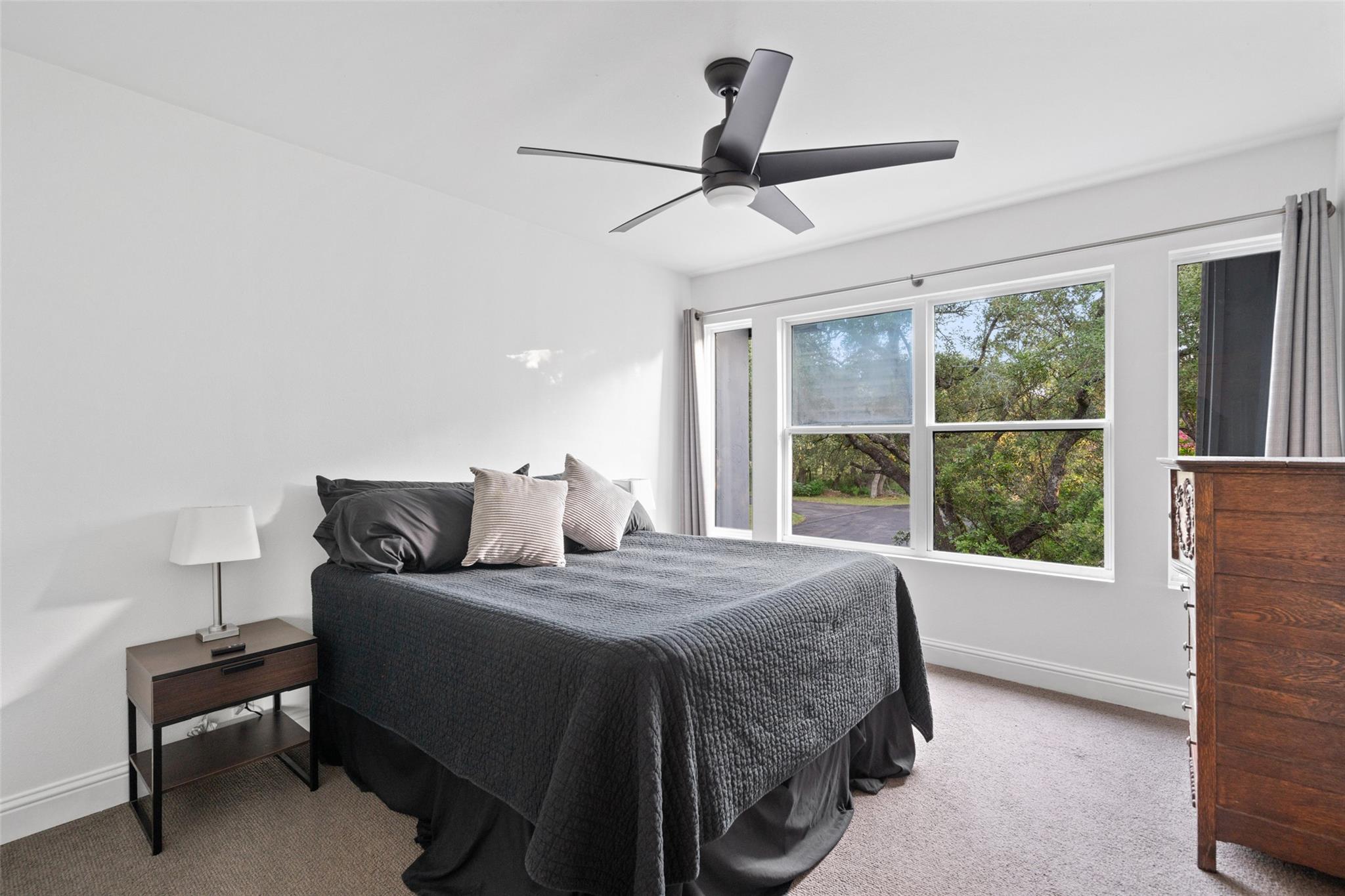 Image 21 of 40 For 388 Survista Ln