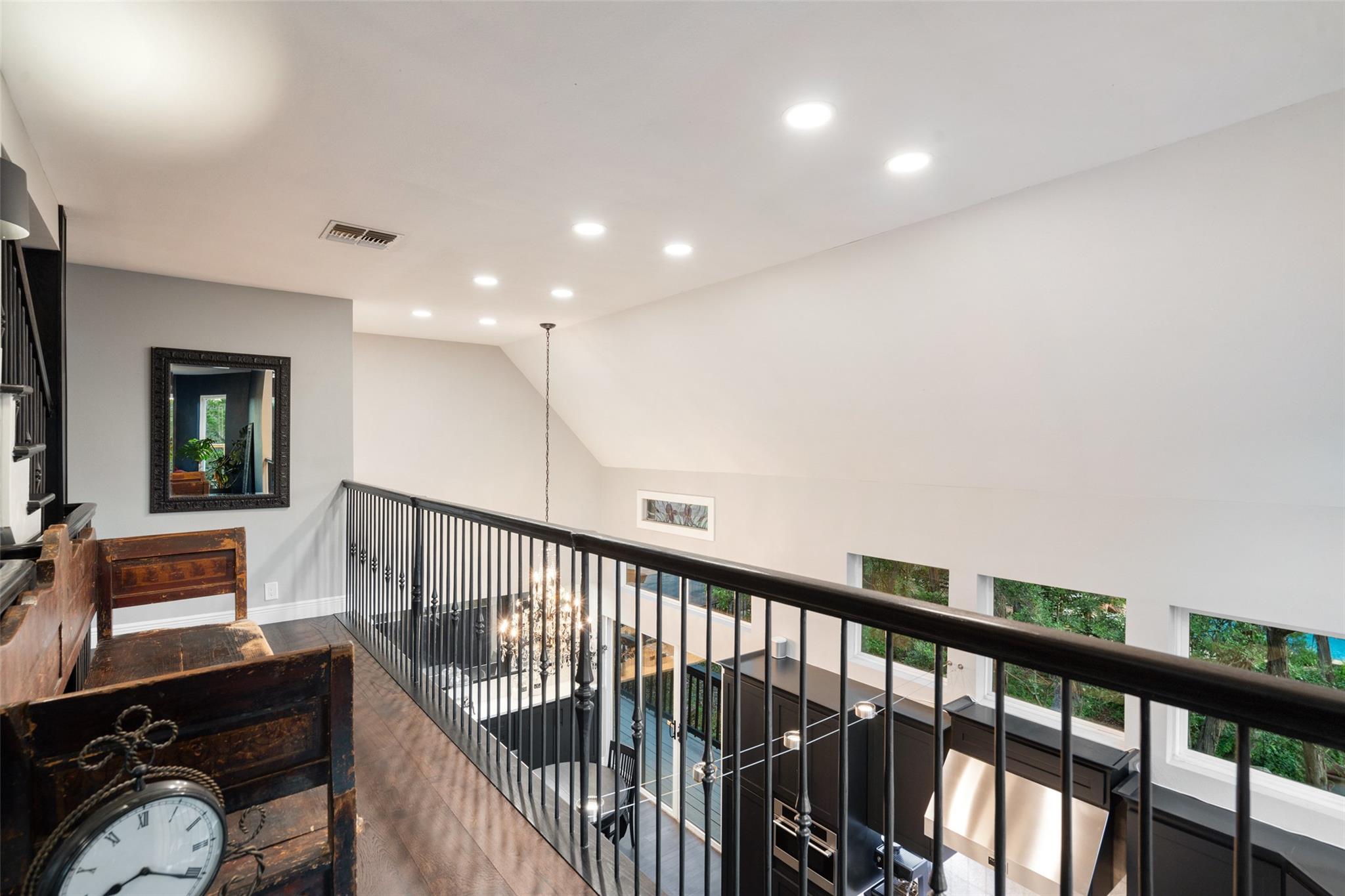 Image 25 of 40 For 388 Survista Ln