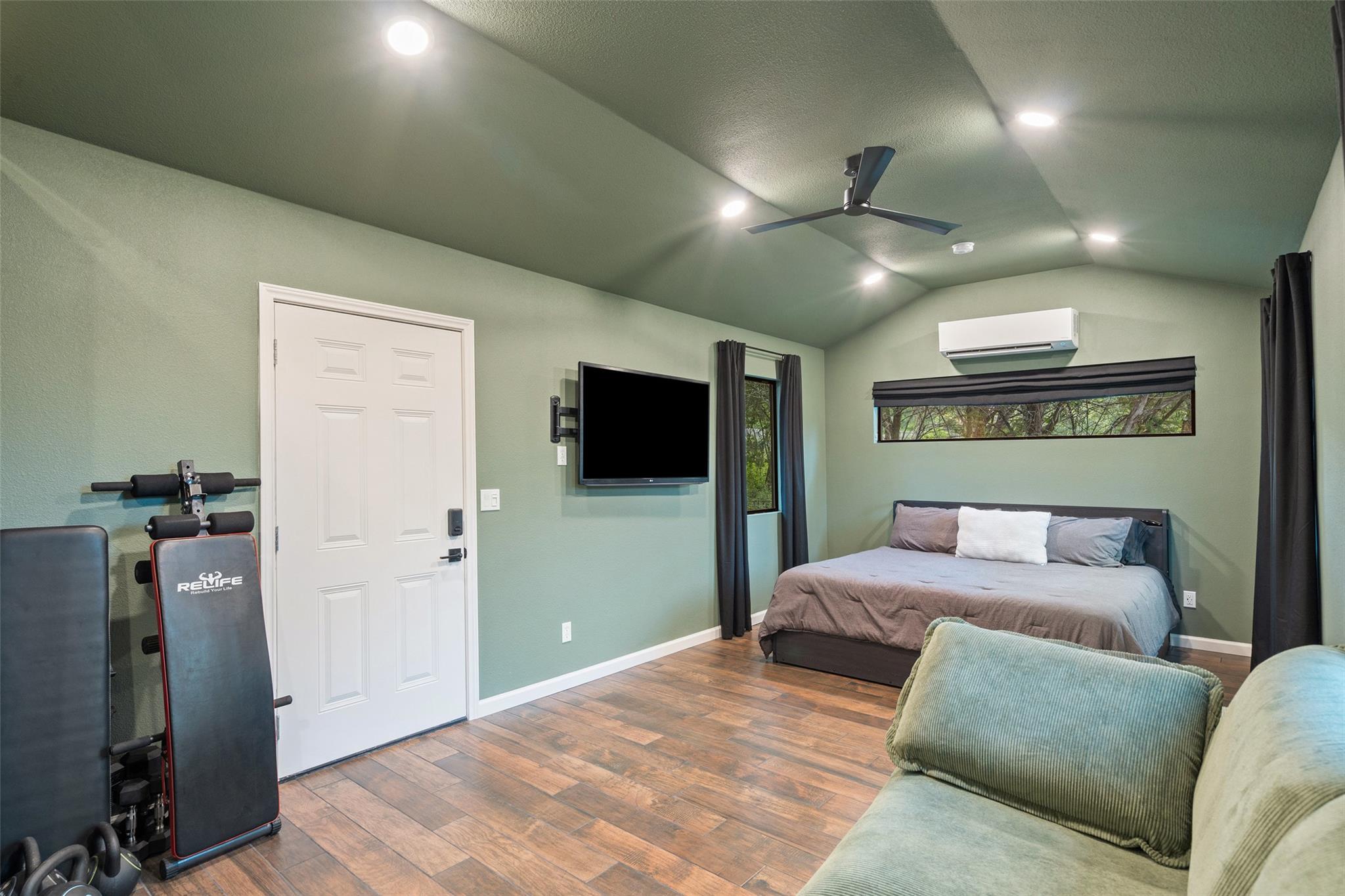 Image 36 of 40 For 388 Survista Ln