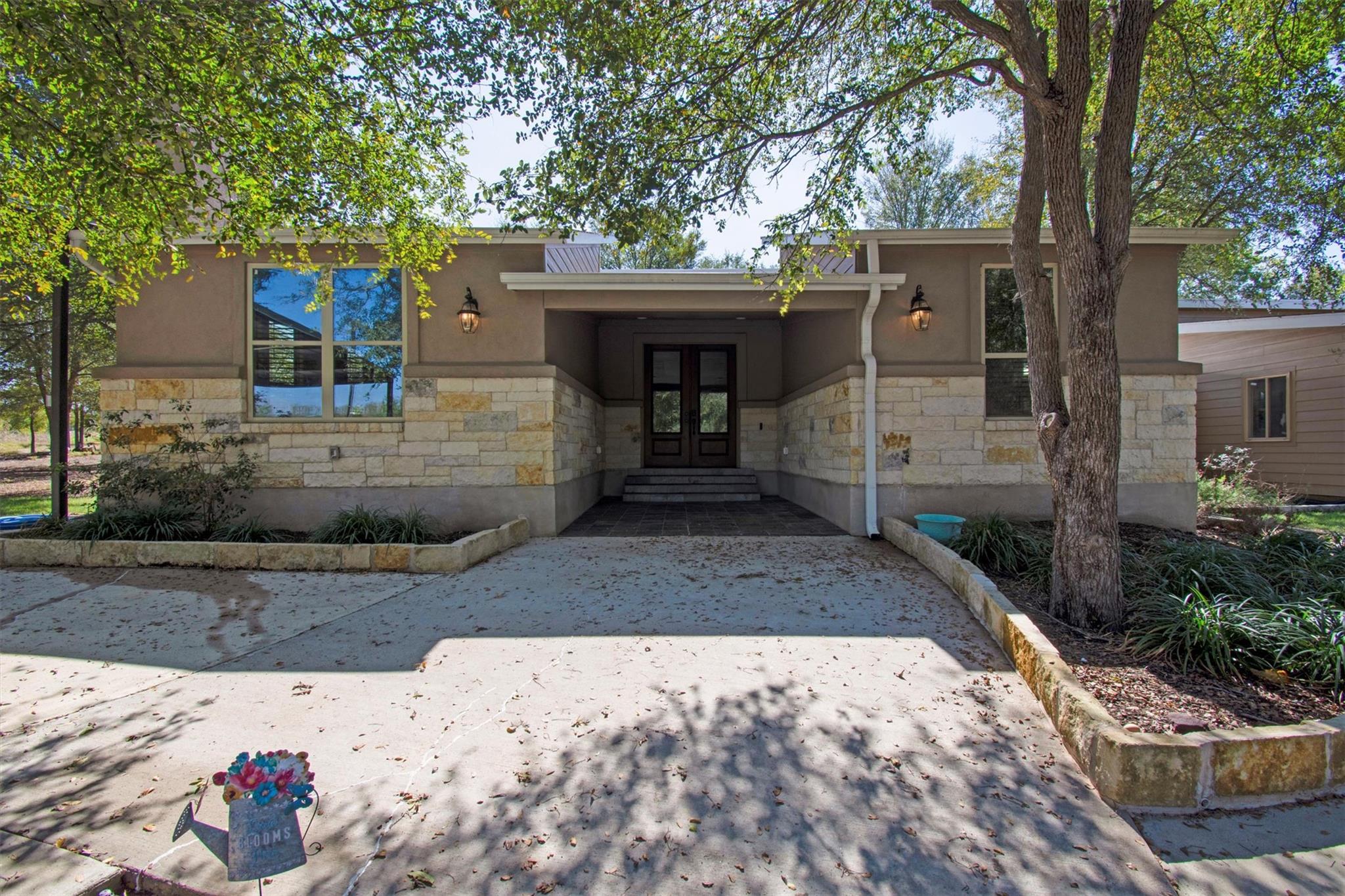 Details for 2247 Old Highway 20, McDade, TX 78650