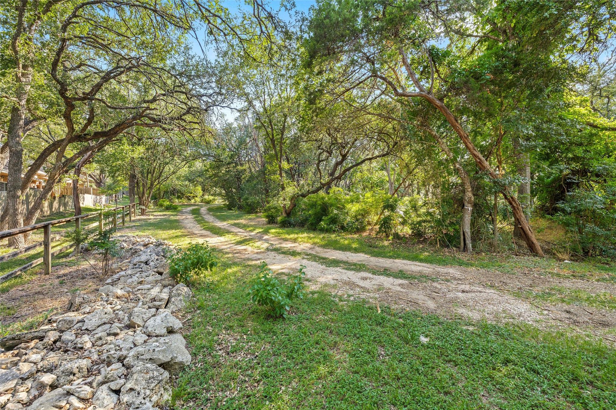 Image 4 of 19 For 4101 Spicewood Springs Rd