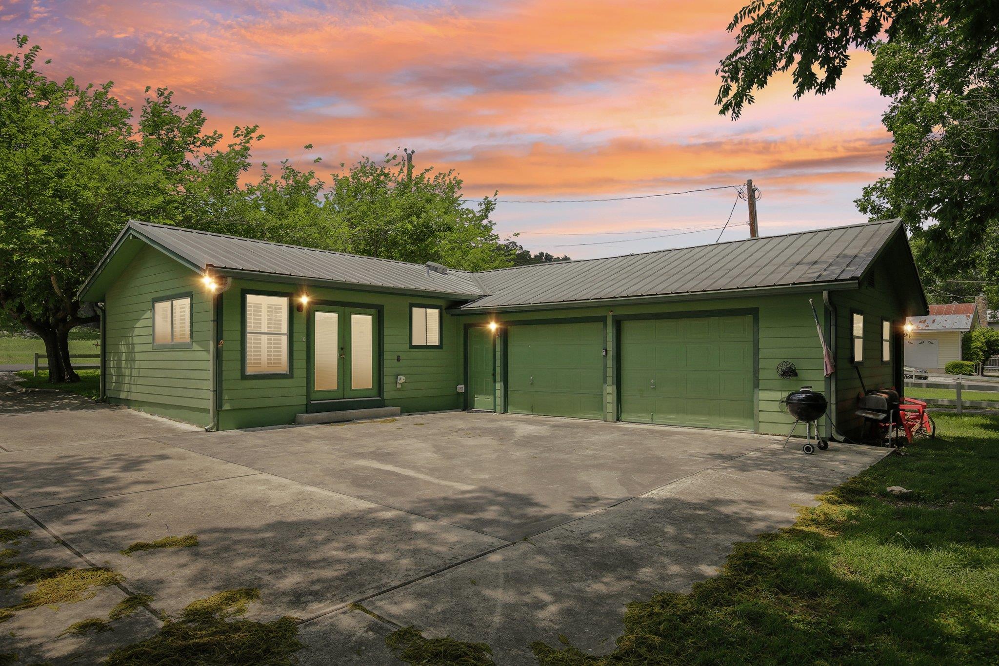 Image 3 of 35 For 1890 Ponderosa Dr