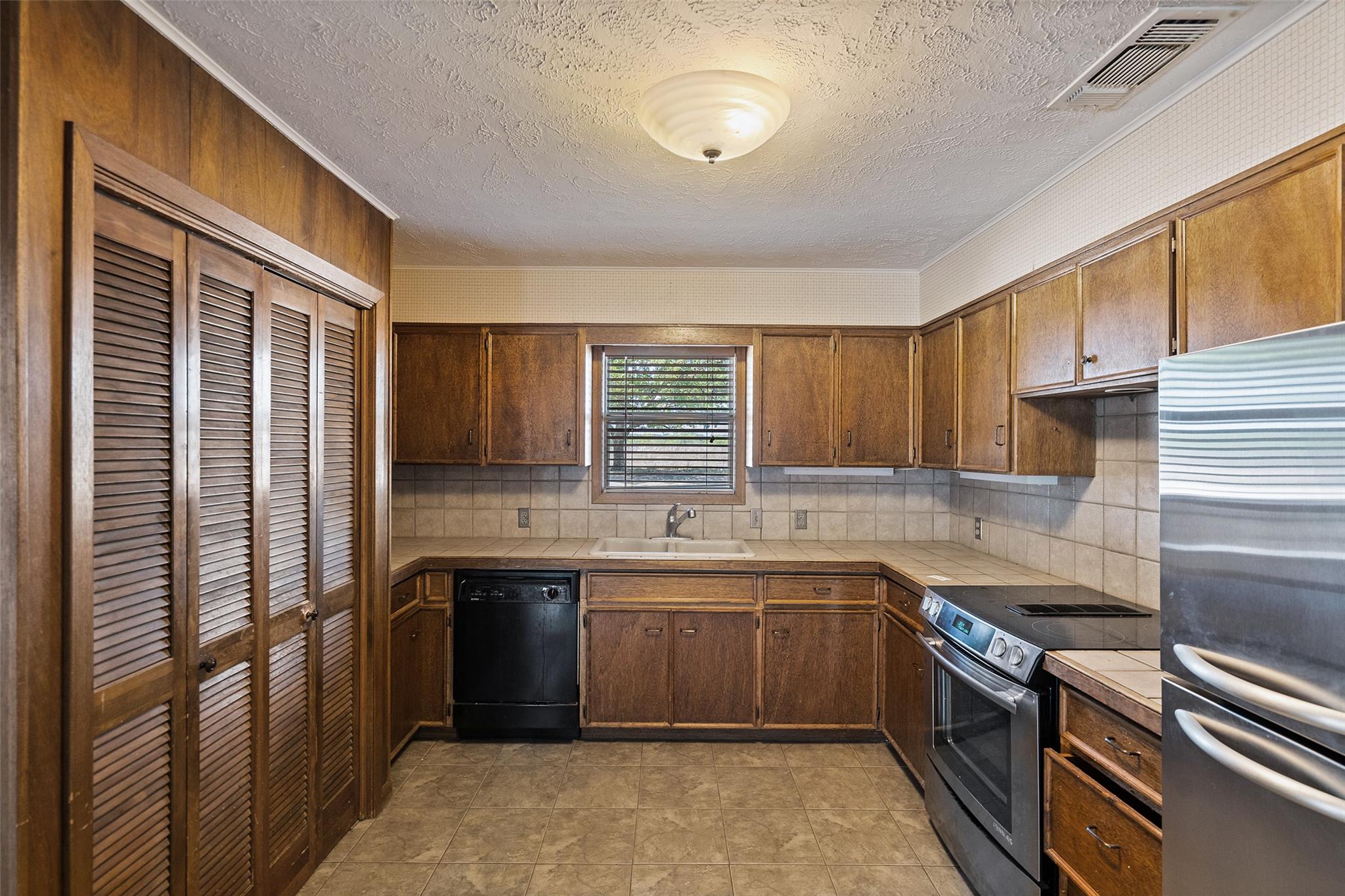 Image 12 of 15 For 2942 Ranch Road 2766