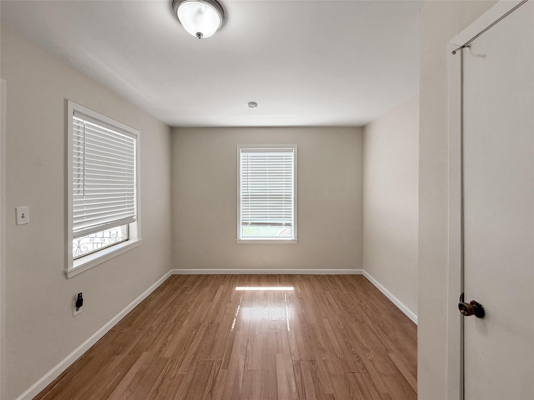 Image 16 of 40 For 231 Vip Dr 