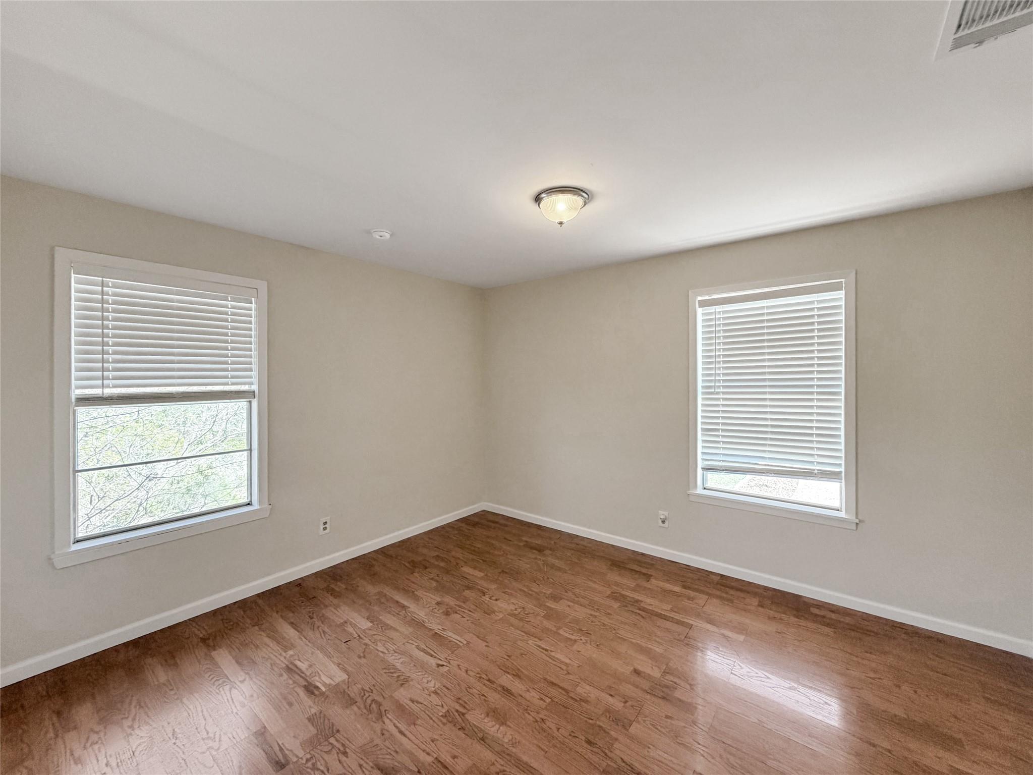 Image 19 of 40 For 231 Vip Dr 