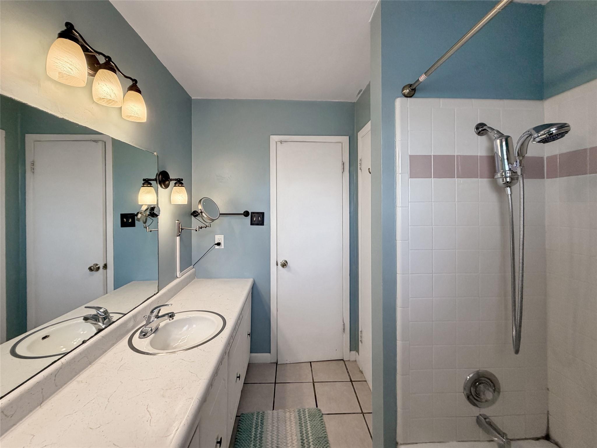 Image 22 of 40 For 231 Vip Dr 