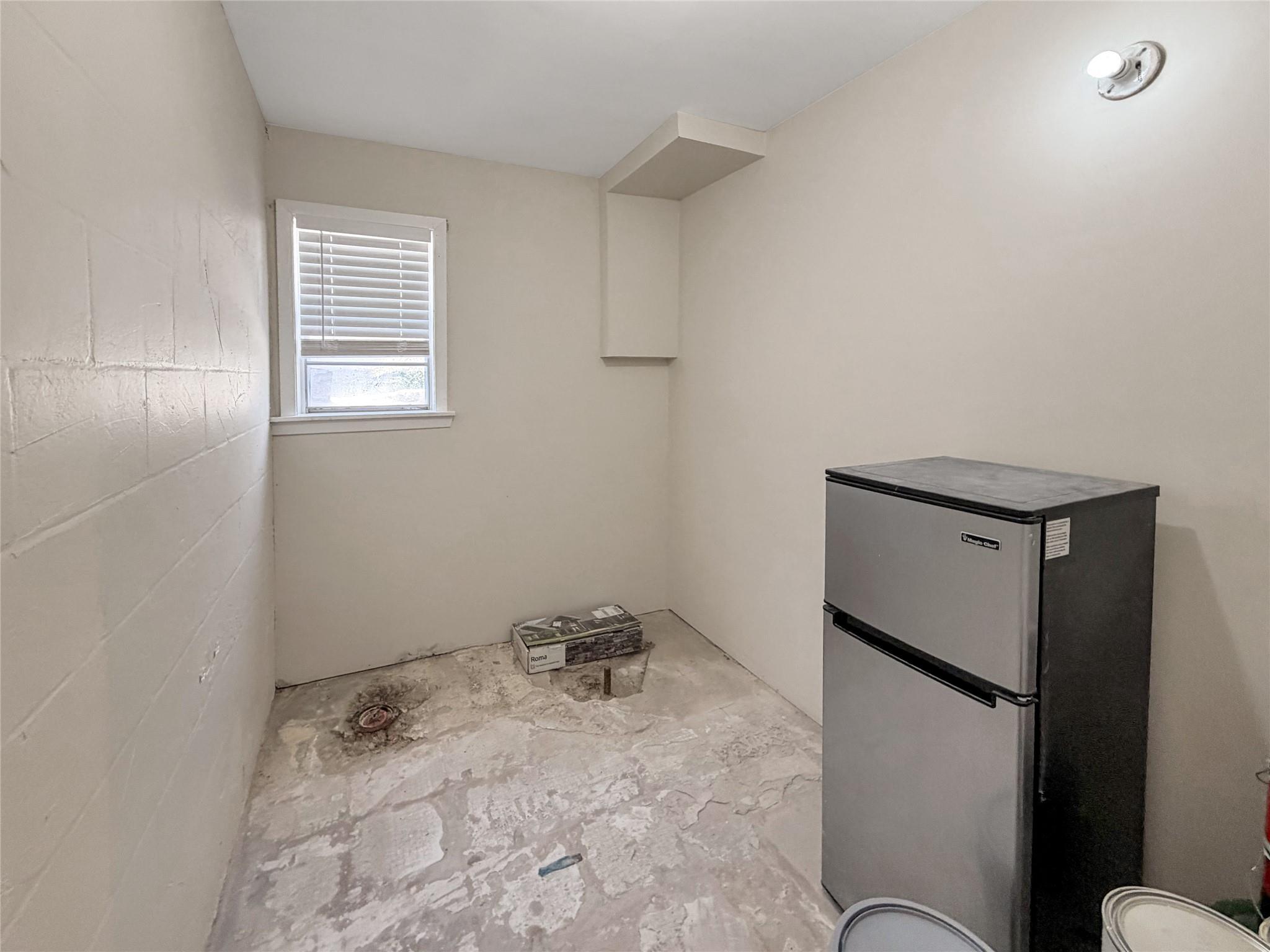 Image 28 of 40 For 231 Vip Dr 