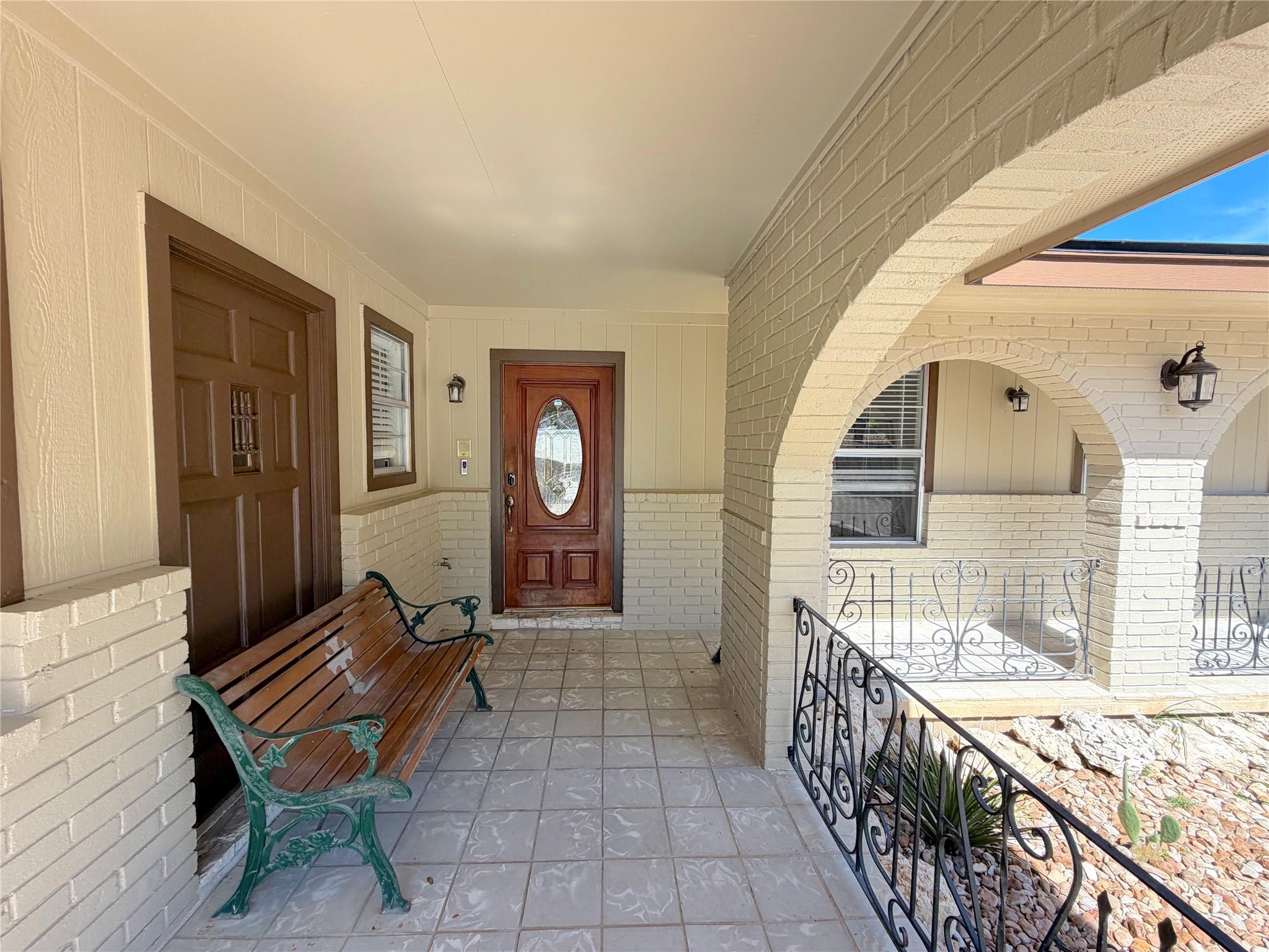 Image 32 of 40 For 231 Vip Dr 