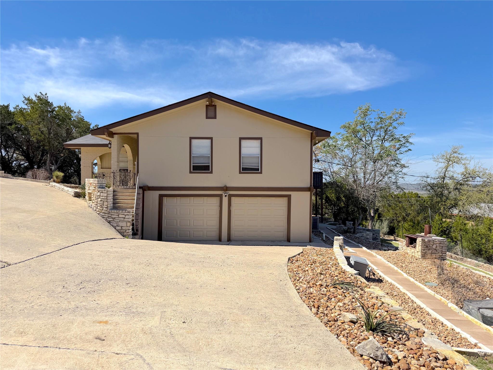 Image 35 of 40 For 231 Vip Dr 