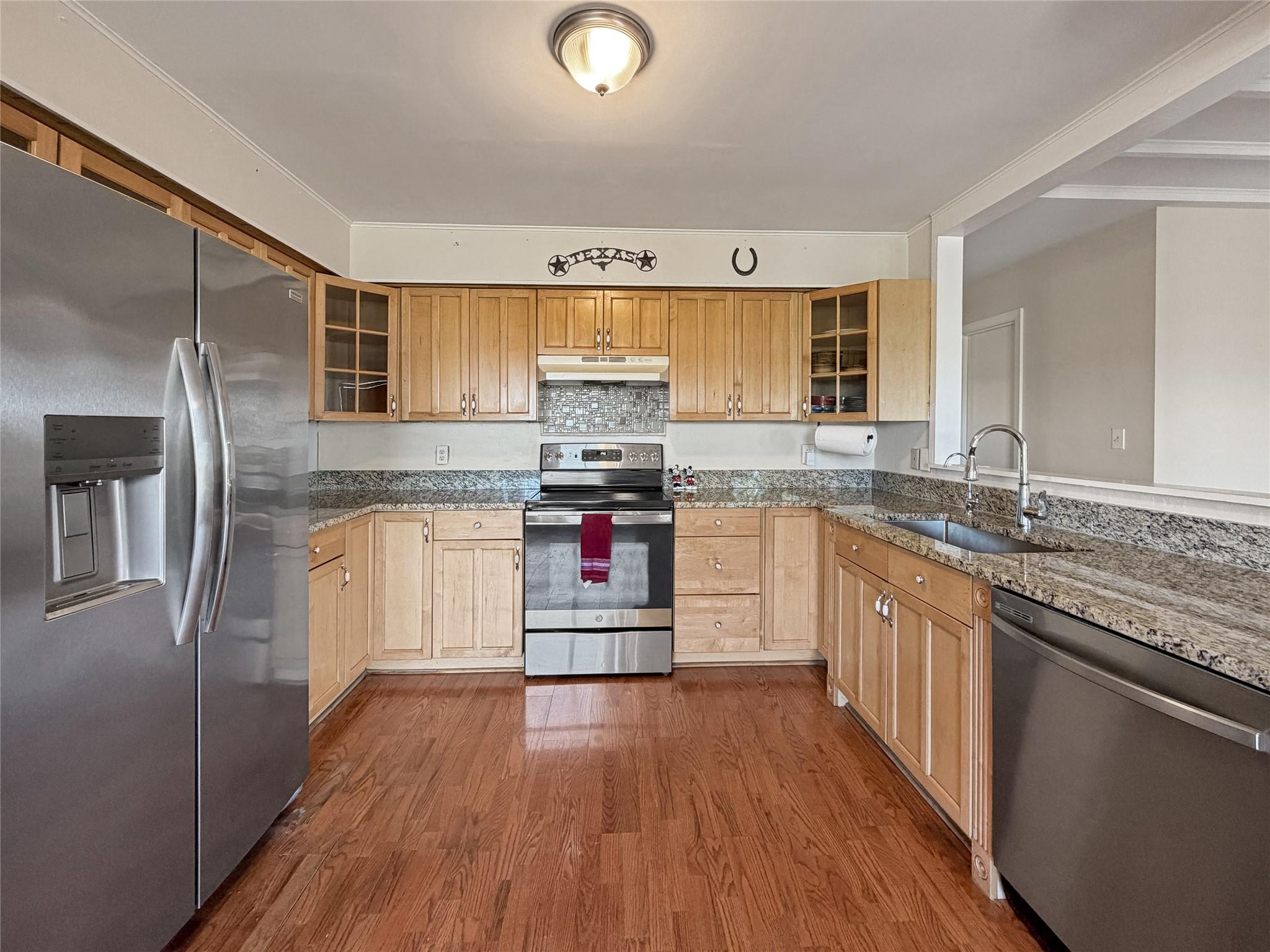 Image 7 of 40 For 231 Vip Dr 