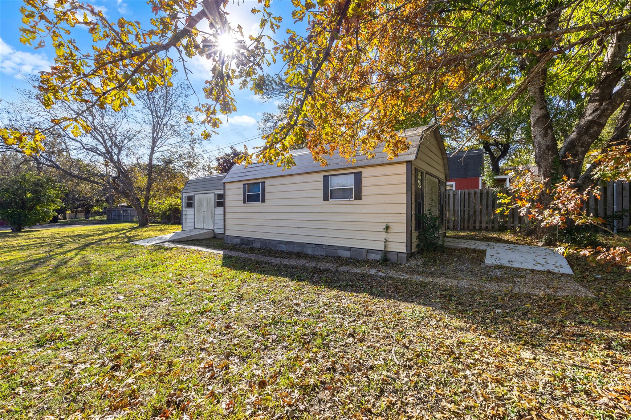 Image 19 of 30 For 1129 Mildred Lee Ln