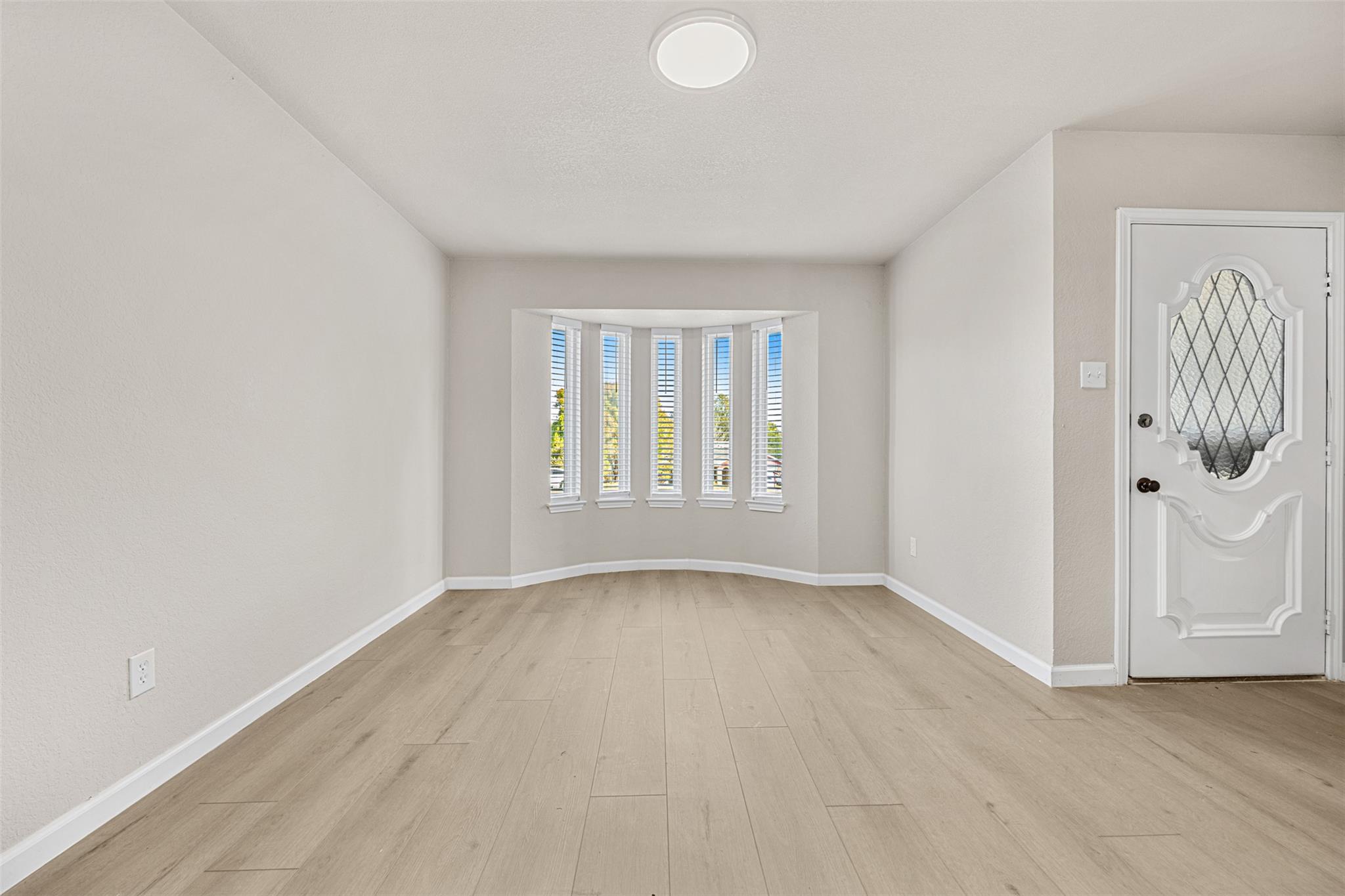 Image 9 of 30 For 1129 Mildred Lee Ln