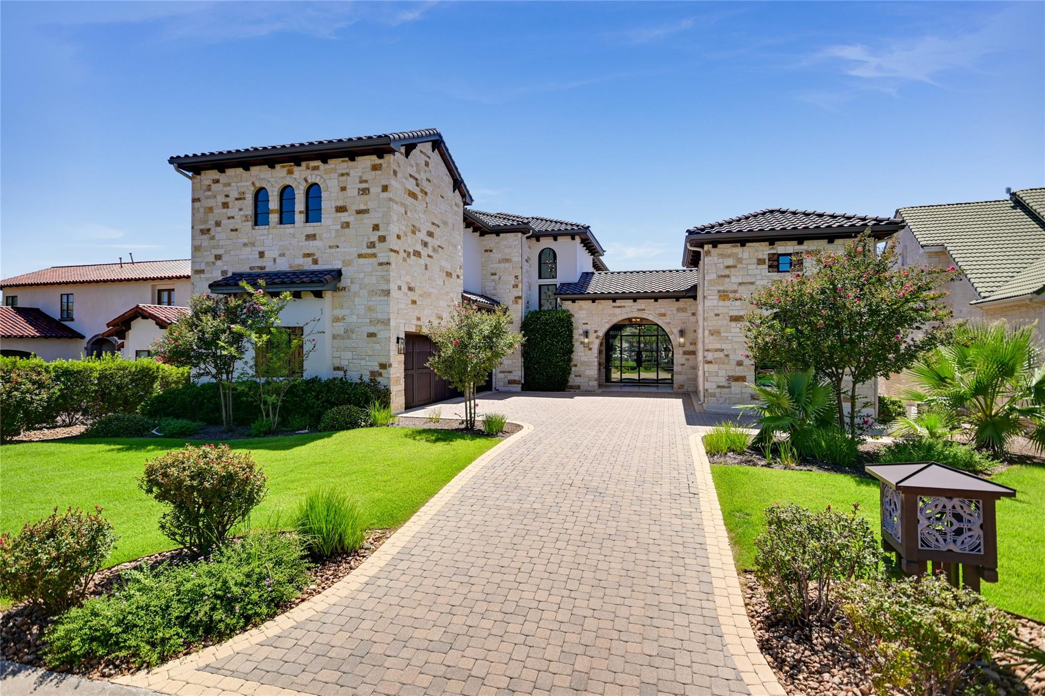 Details for 129 Applehead Island Dr, Horseshoe Bay, TX 78657