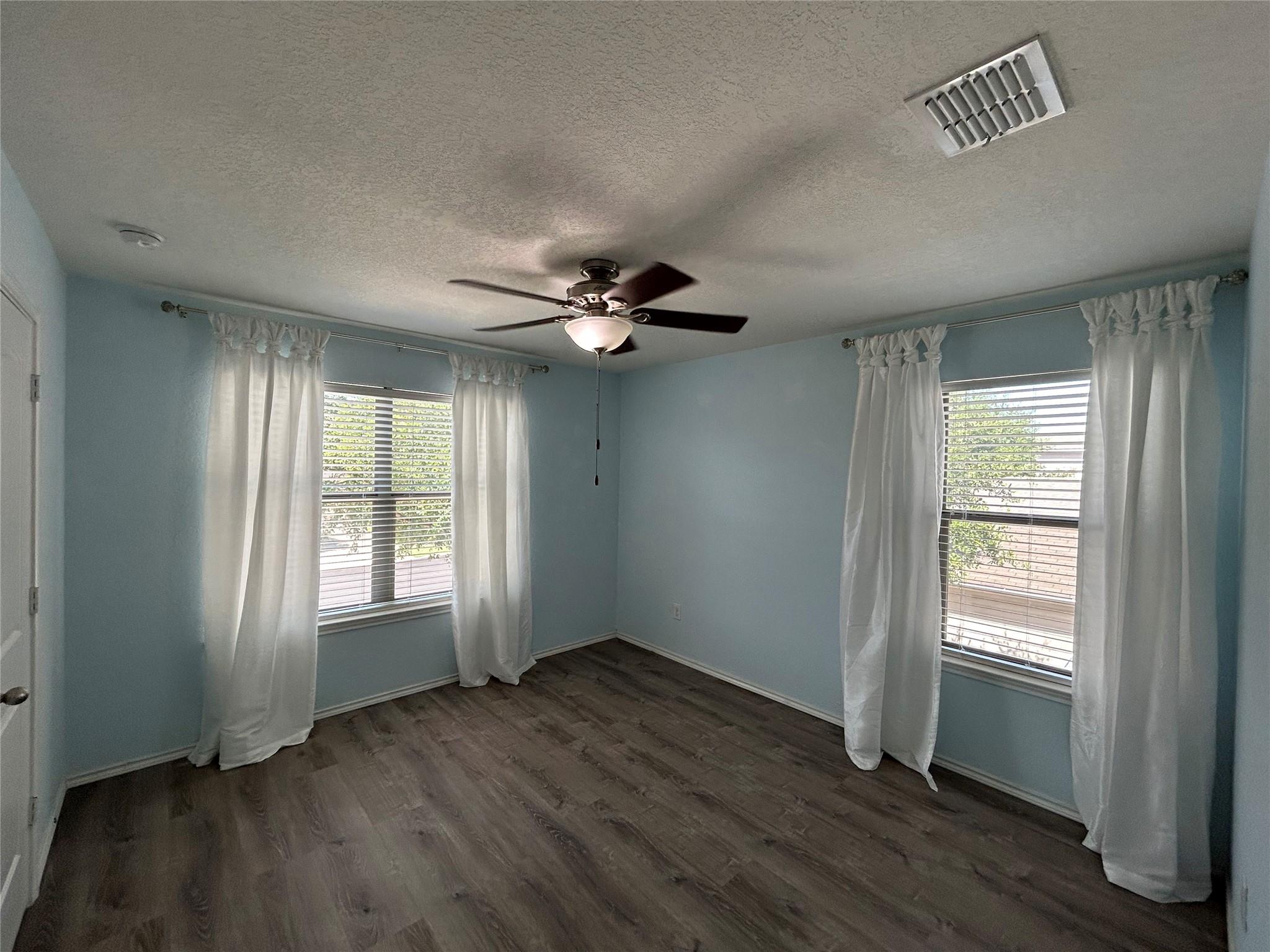 Image 20 of 40 For 125 Lilly Crk