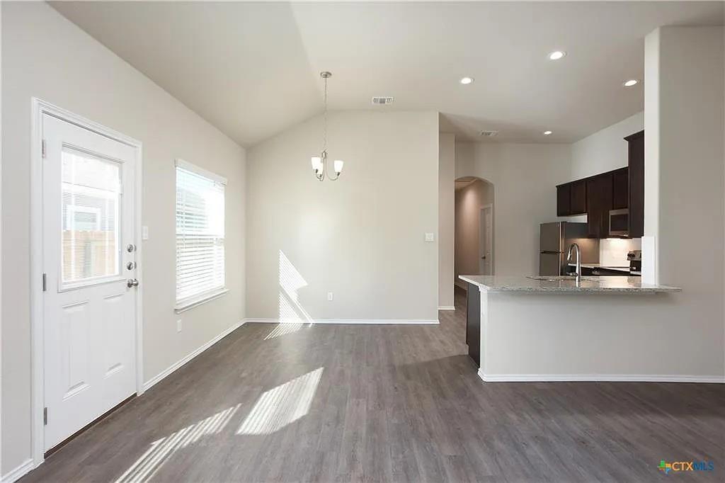 Image 14 of 21 For 3430 Scott Cir