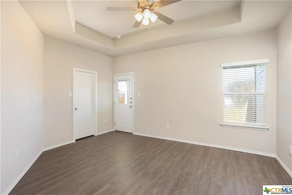 Image 18 of 21 For 3430 Scott Cir