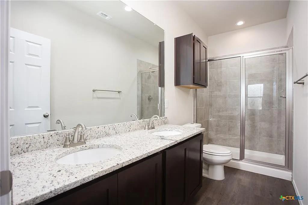 Image 19 of 21 For 3430 Scott Cir