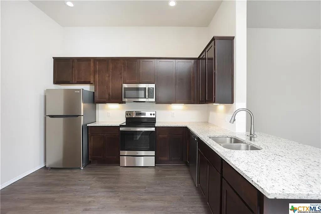 Image 7 of 21 For 3430 Scott Cir