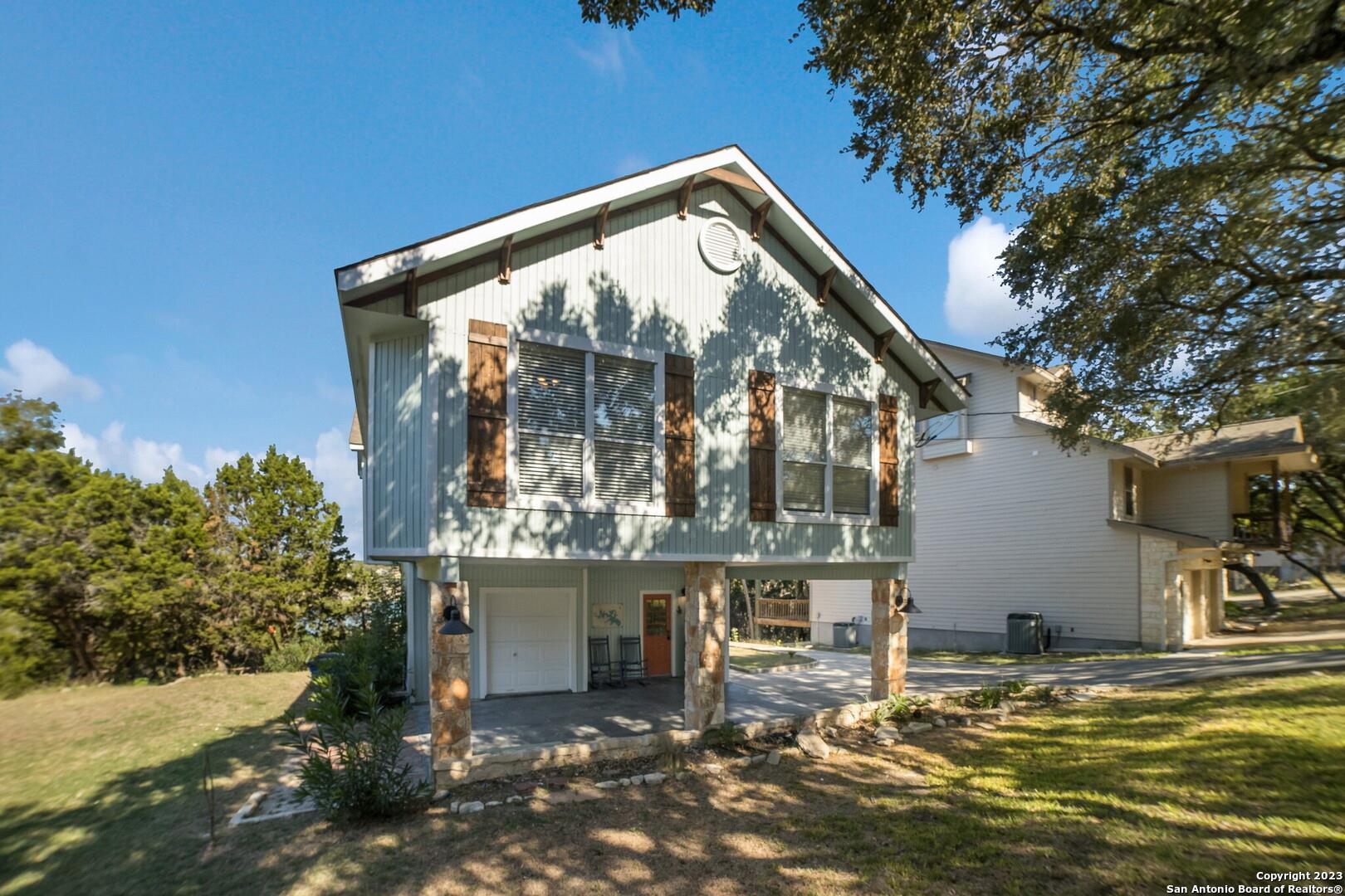 Image 2 of 15 For 693 Riviera Dr