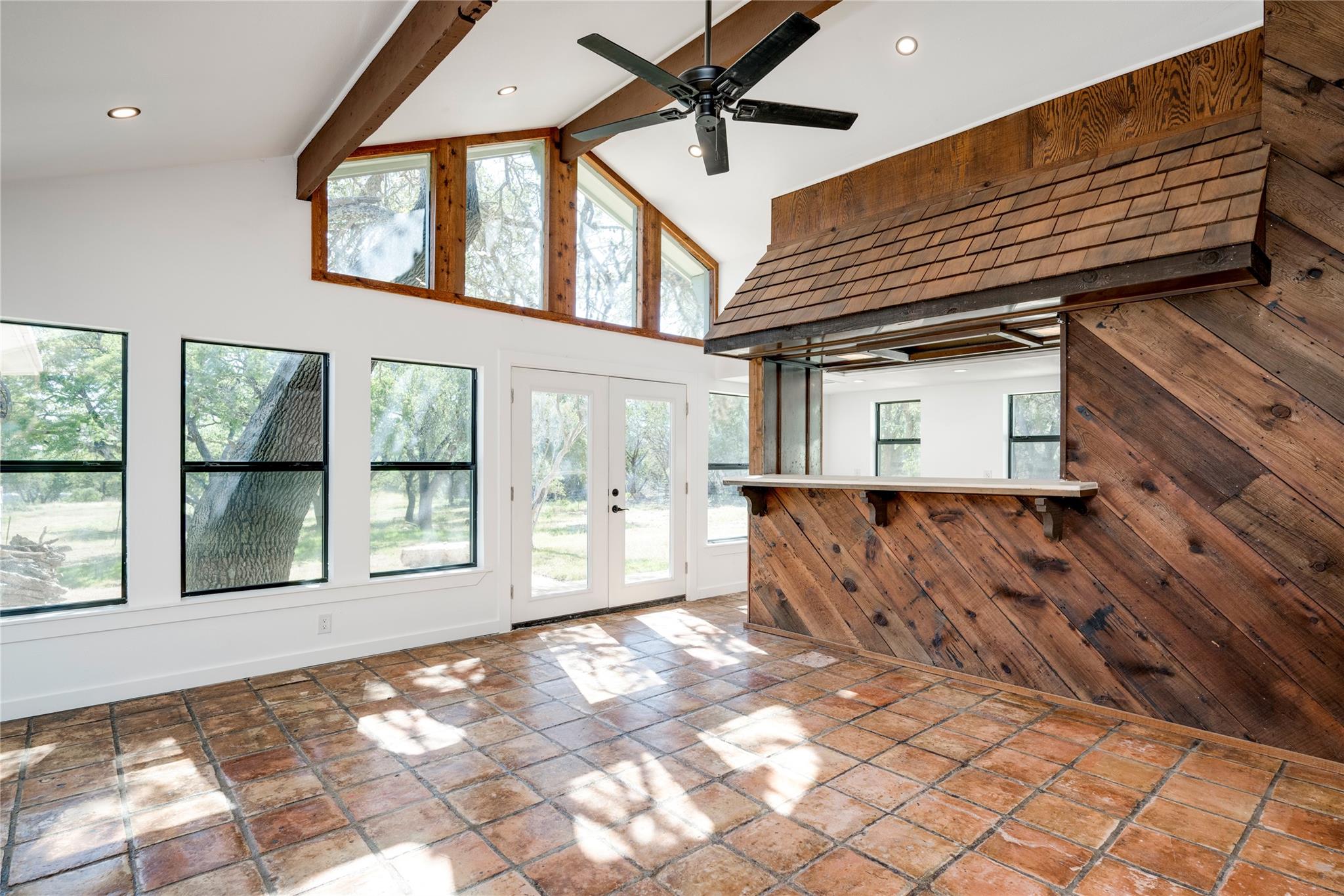 Image 13 of 39 For 1217 Lost Oak Trl