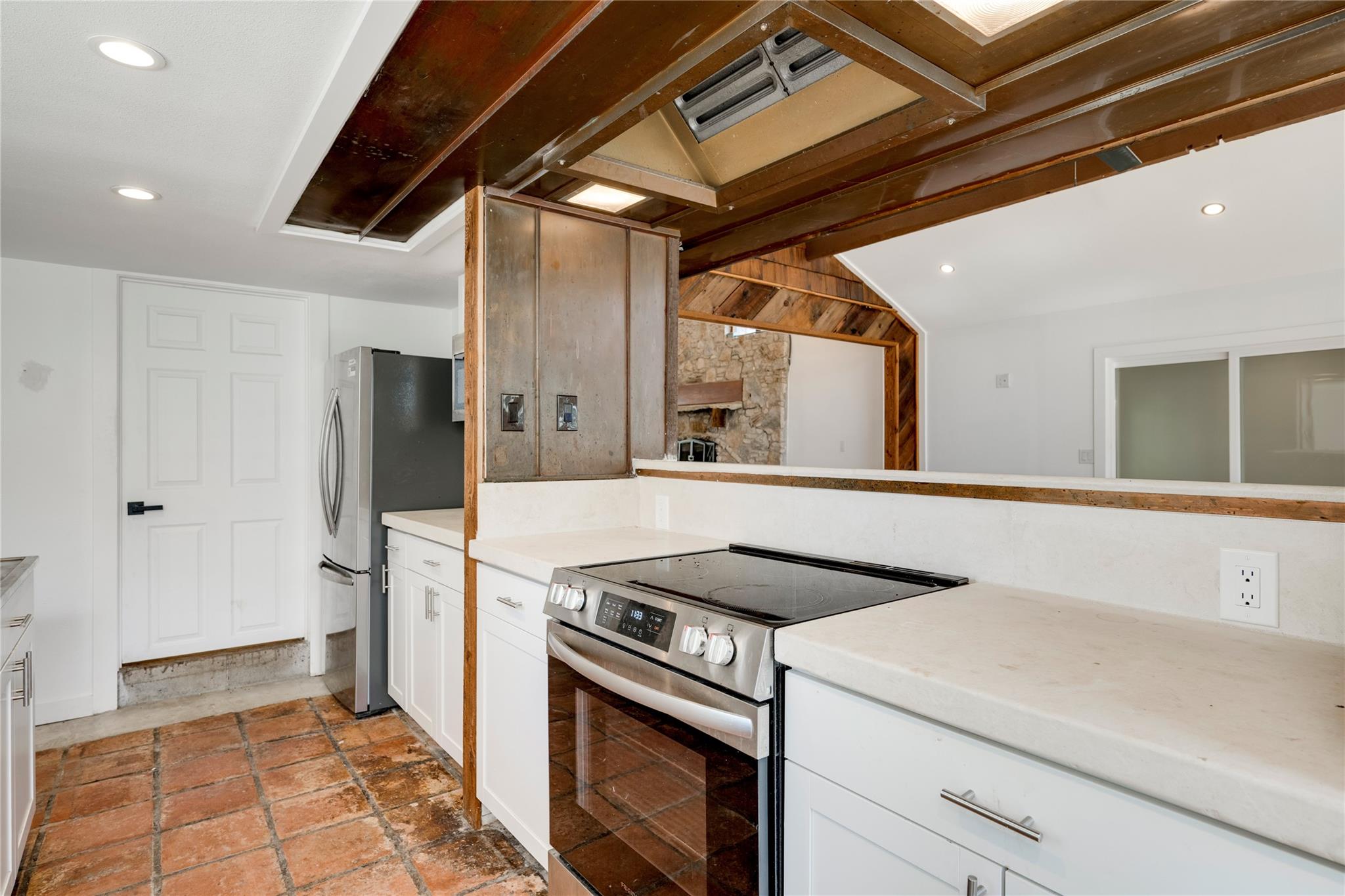 Image 16 of 39 For 1217 Lost Oak Trl