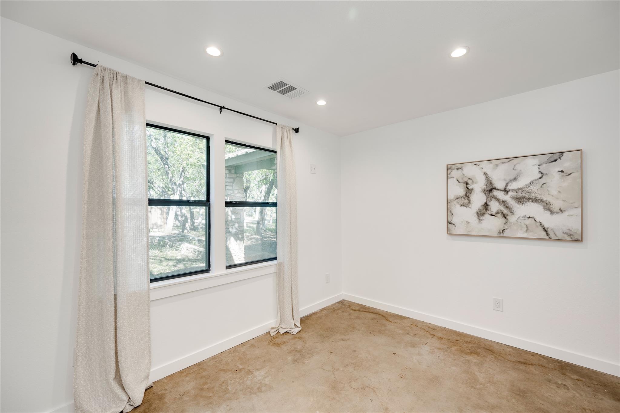 Image 20 of 39 For 1217 Lost Oak Trl