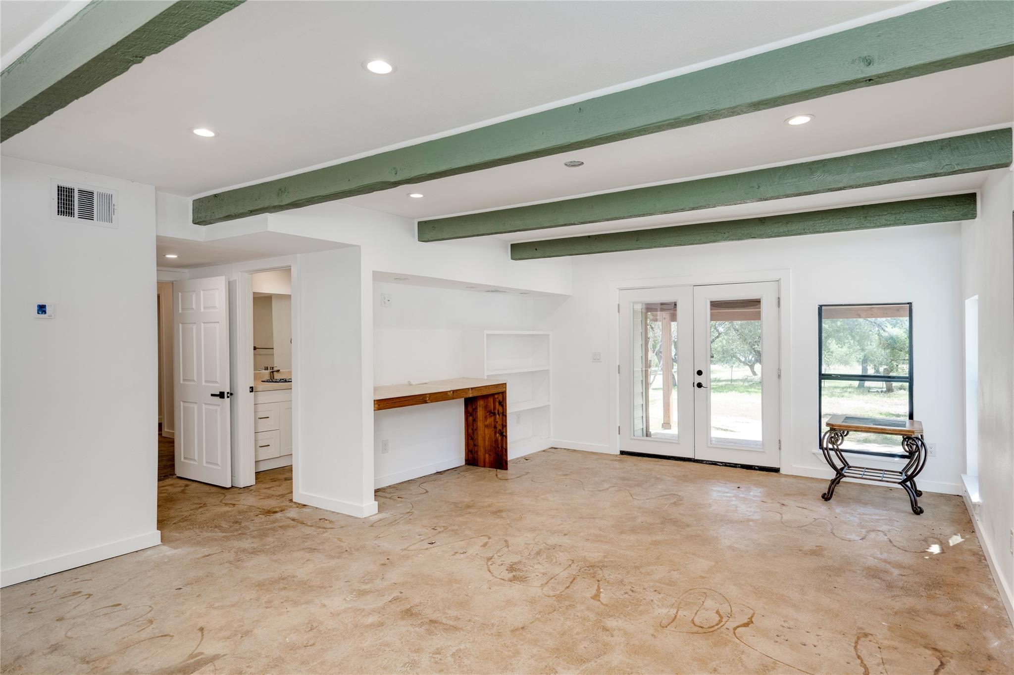 Image 22 of 39 For 1217 Lost Oak Trl