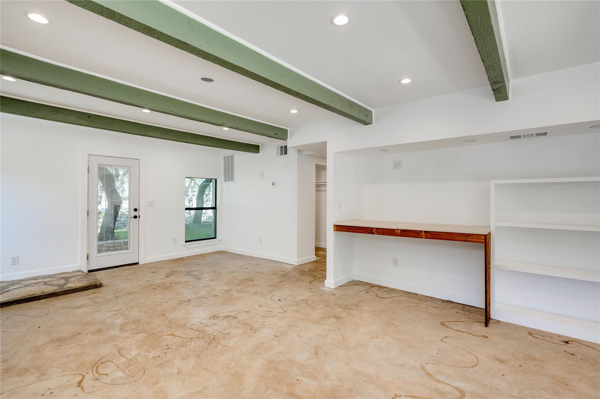 Image 23 of 39 For 1217 Lost Oak Trl