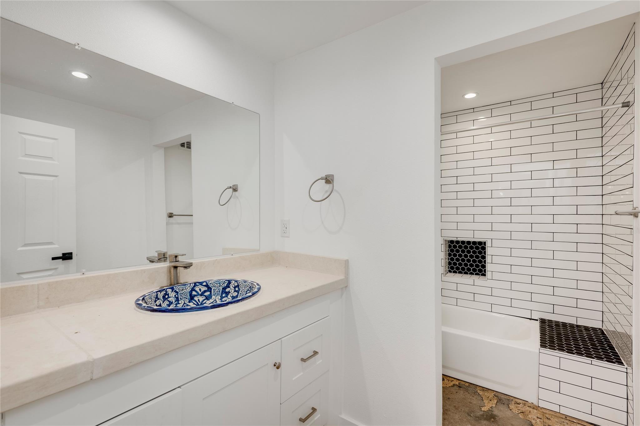 Image 25 of 39 For 1217 Lost Oak Trl