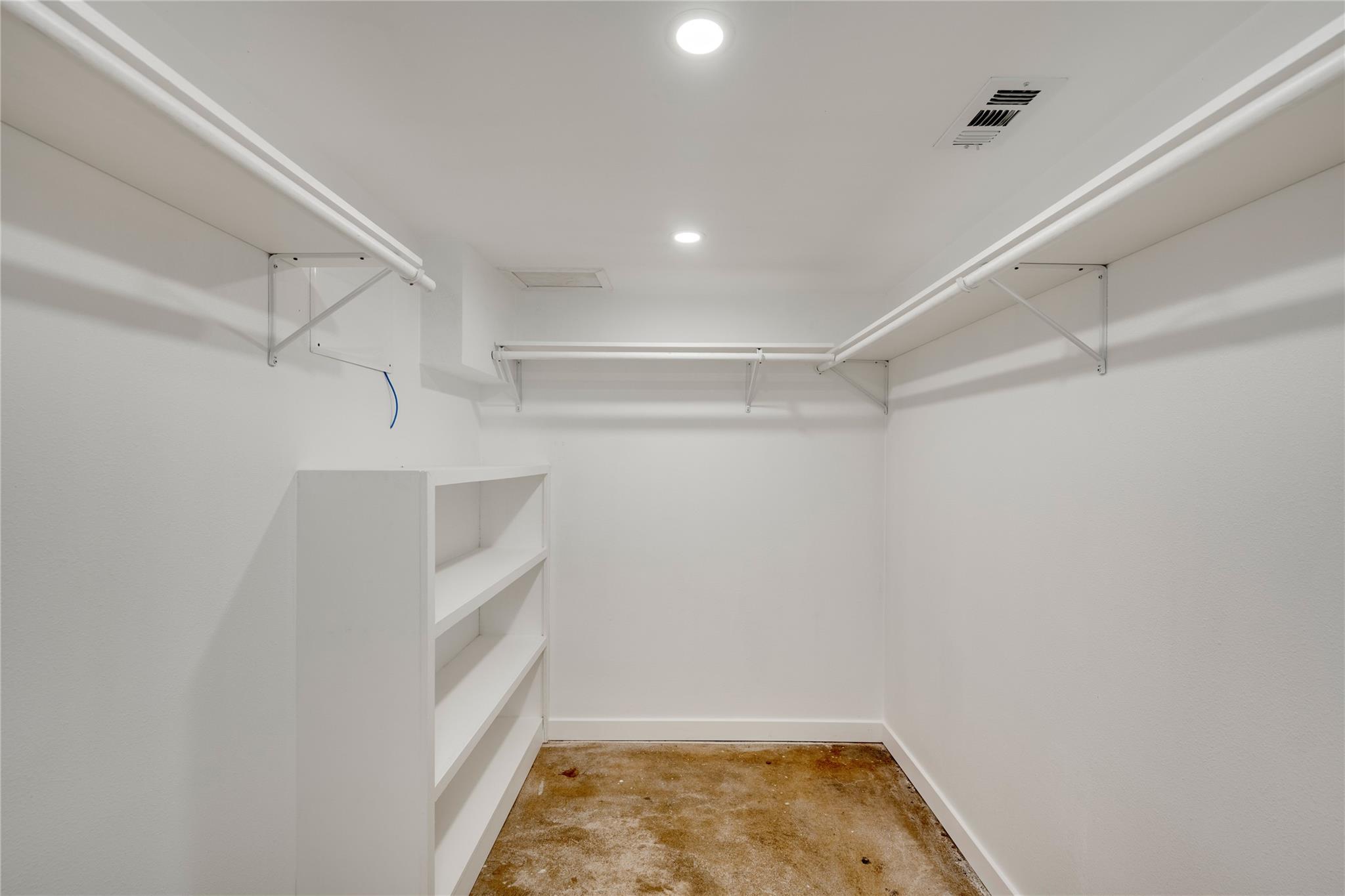 Image 26 of 39 For 1217 Lost Oak Trl