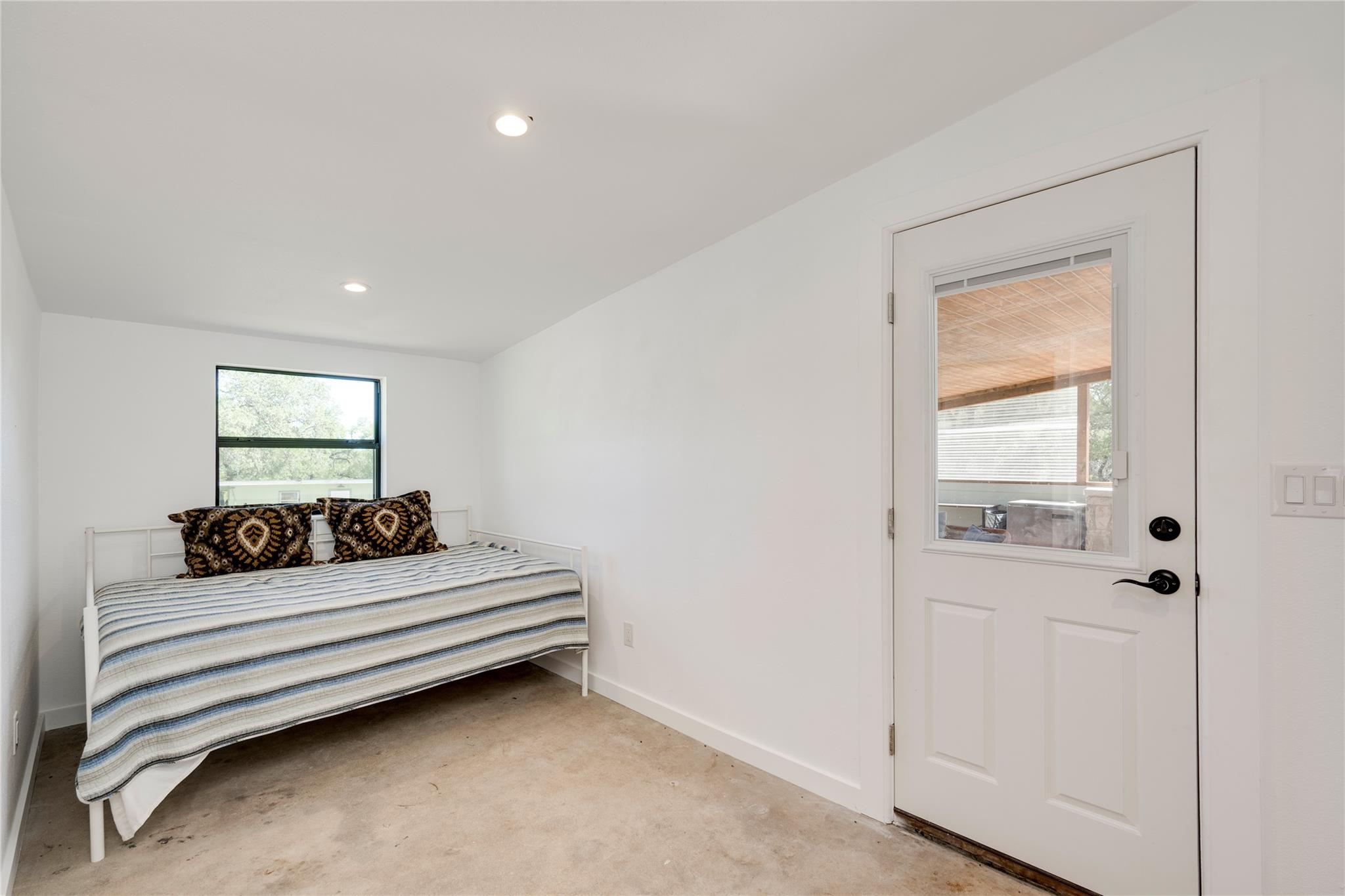 Image 27 of 39 For 1217 Lost Oak Trl