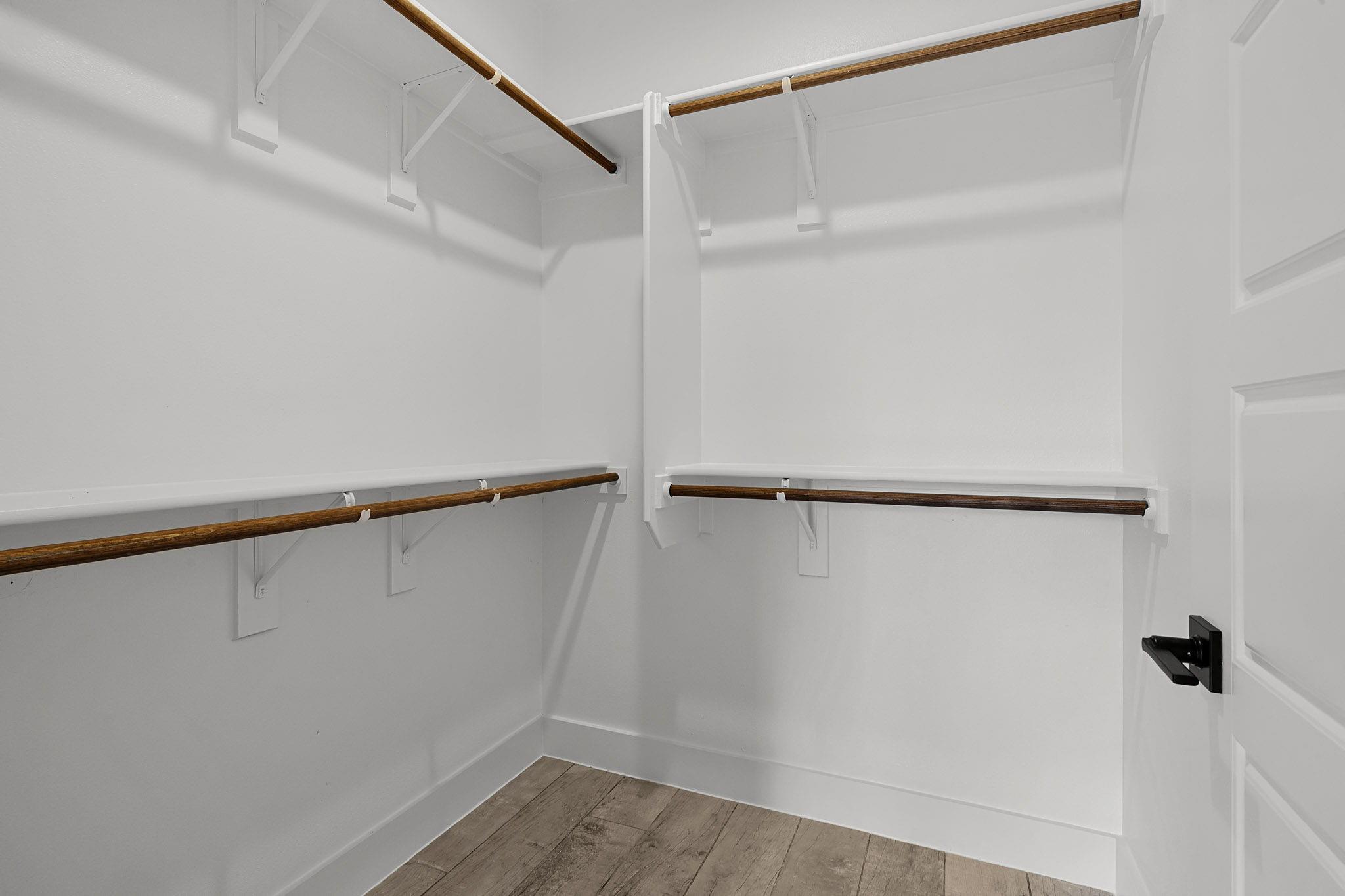 Image 32 of 40 For 1522 Shady Holw