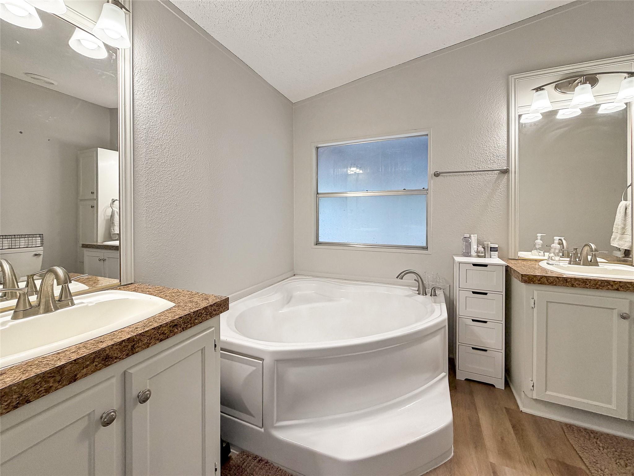 Image 21 of 40 For 7662 Jessica Ln